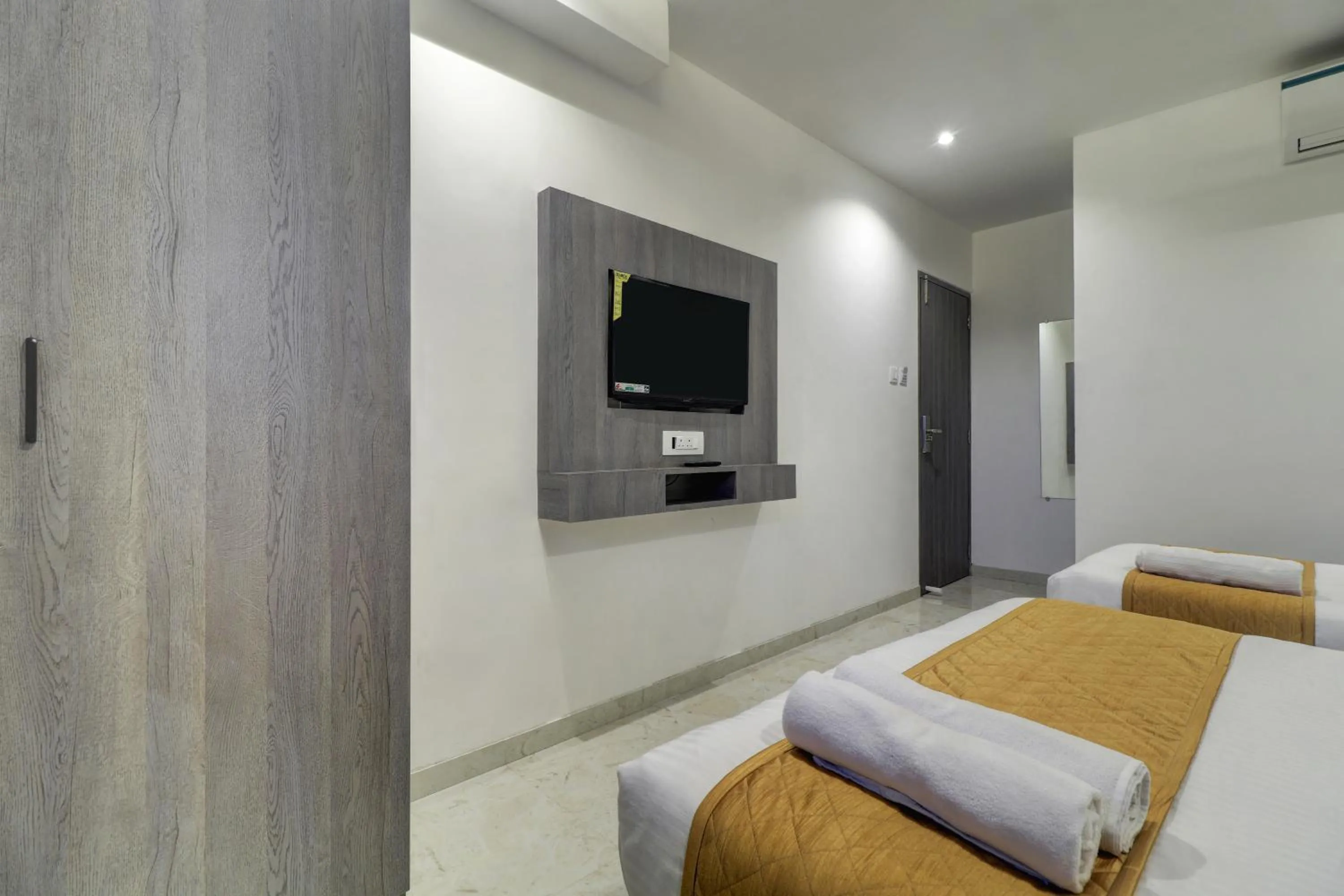 Bedroom, Bed in Hotel Isra International, BKC