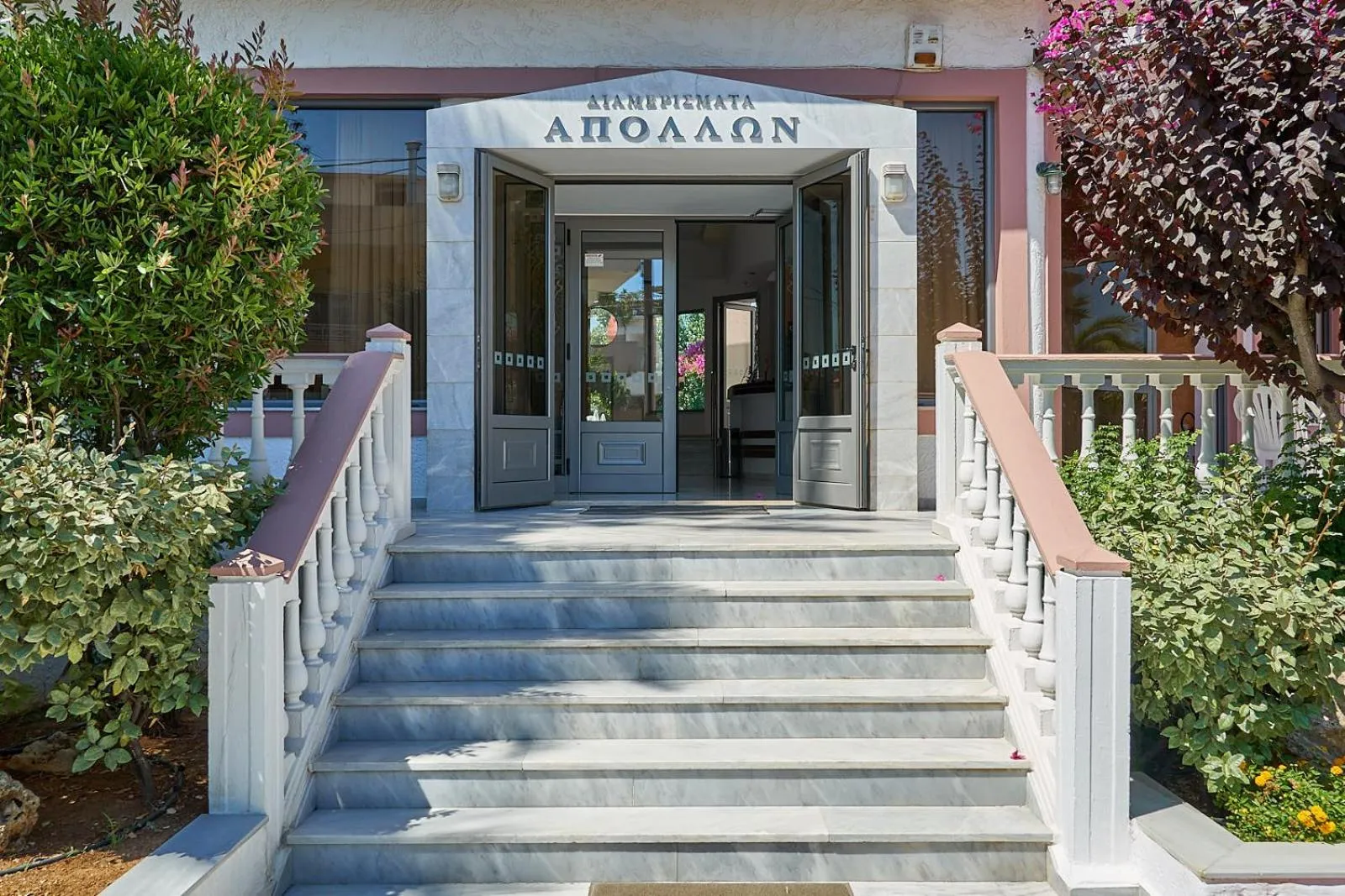 Facade/entrance in Apollon Hotel Apartments