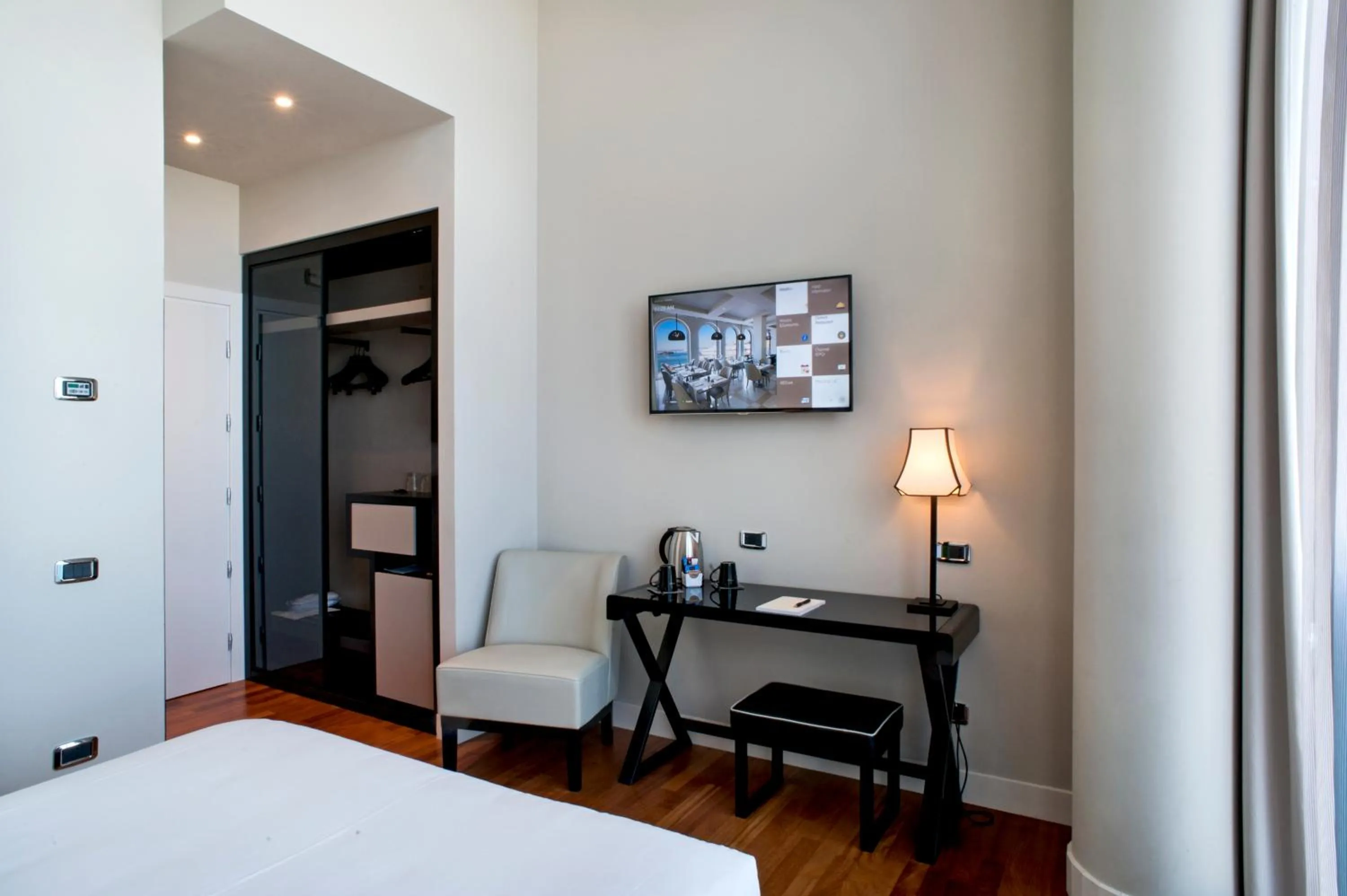 Bed in SeePort Hotel