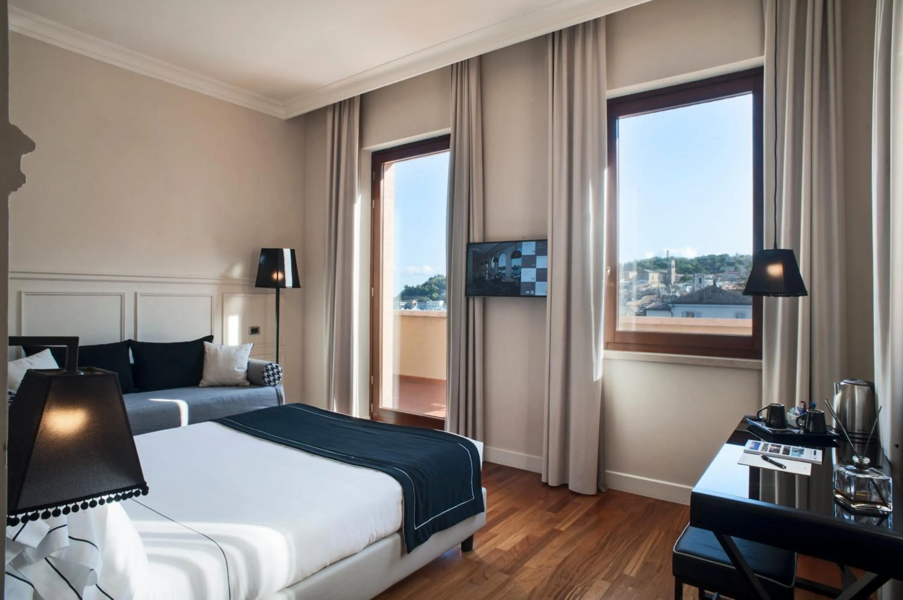 Photo of the whole room, Bed in SeePort Hotel