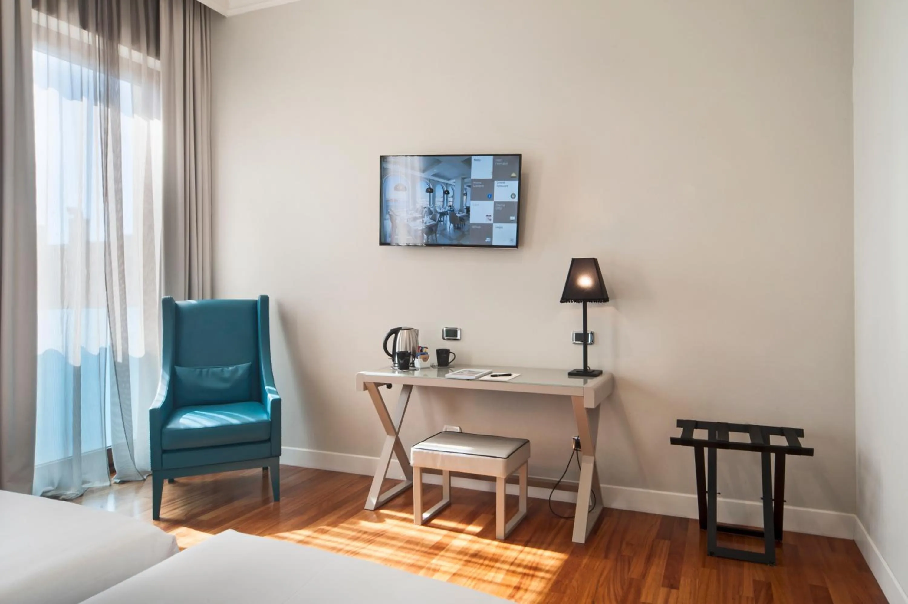 Photo of the whole room in SeePort Hotel