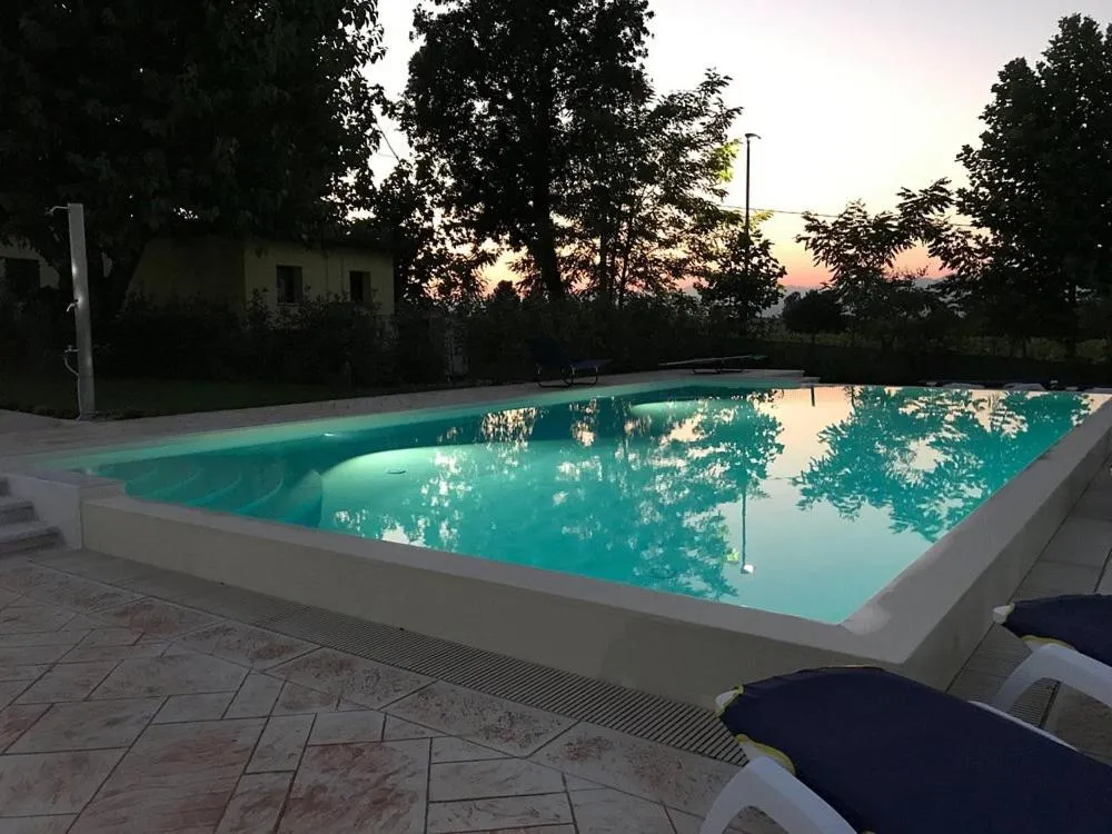 Pool view in Albergo quatro pini