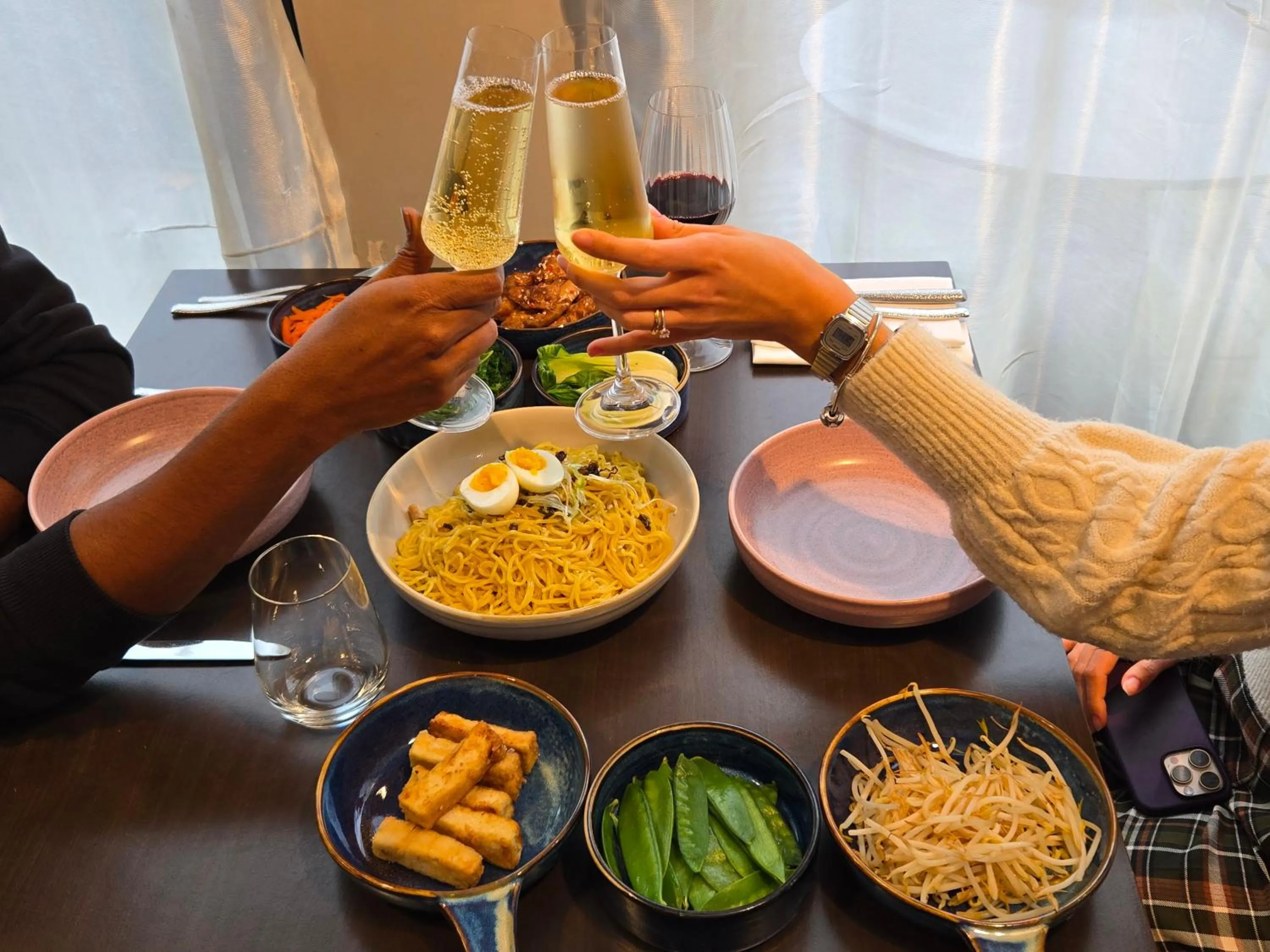 Lounge or bar in DoubleTree by Hilton London Ealing