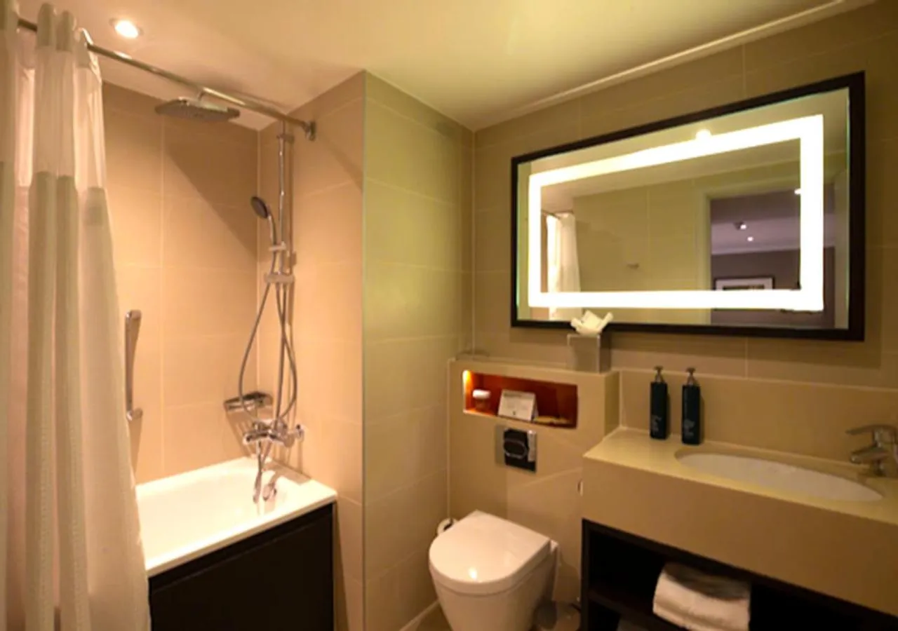 Bathroom in DoubleTree by Hilton London Ealing