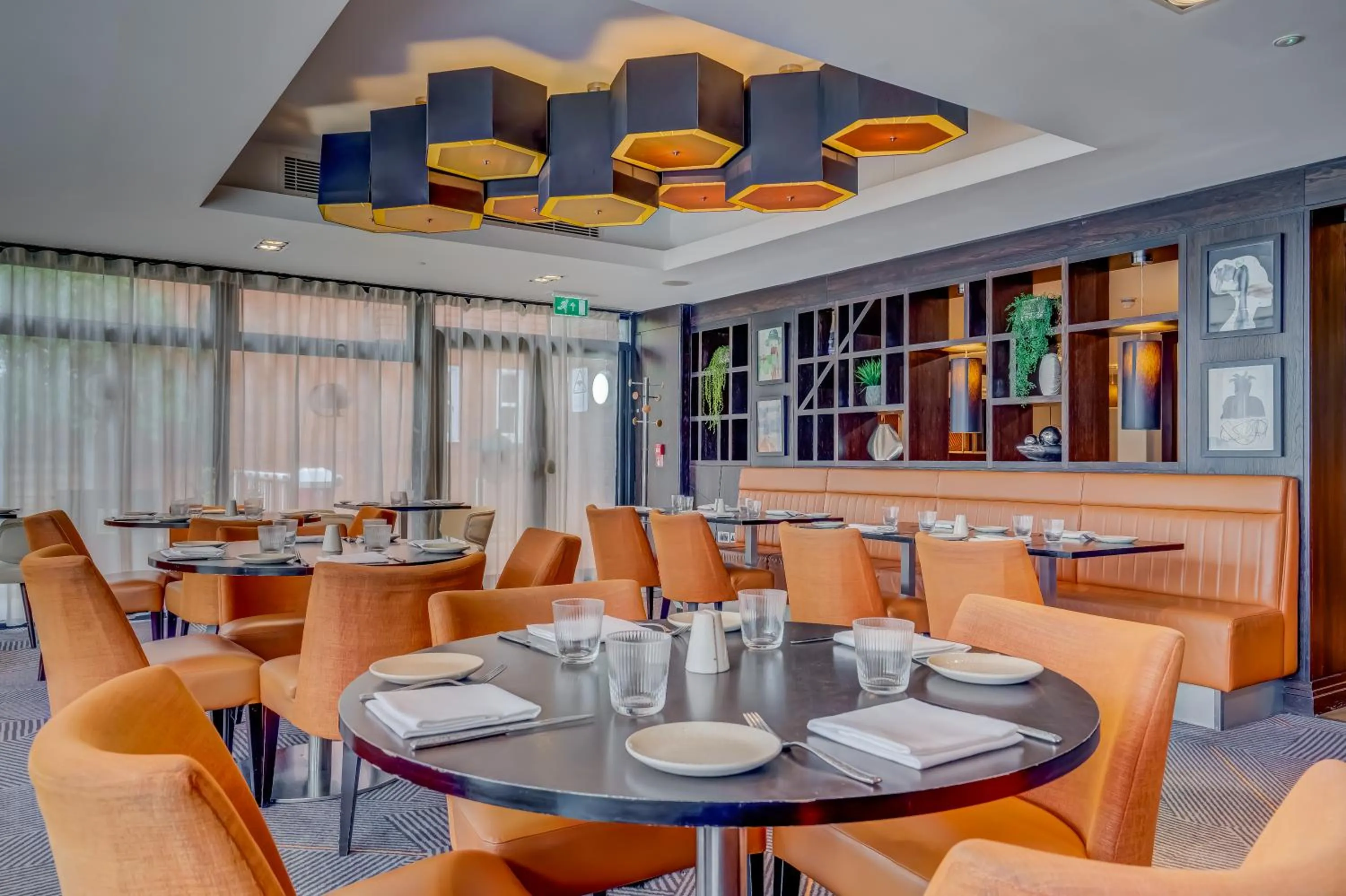 Restaurant/places to eat in DoubleTree by Hilton London Ealing