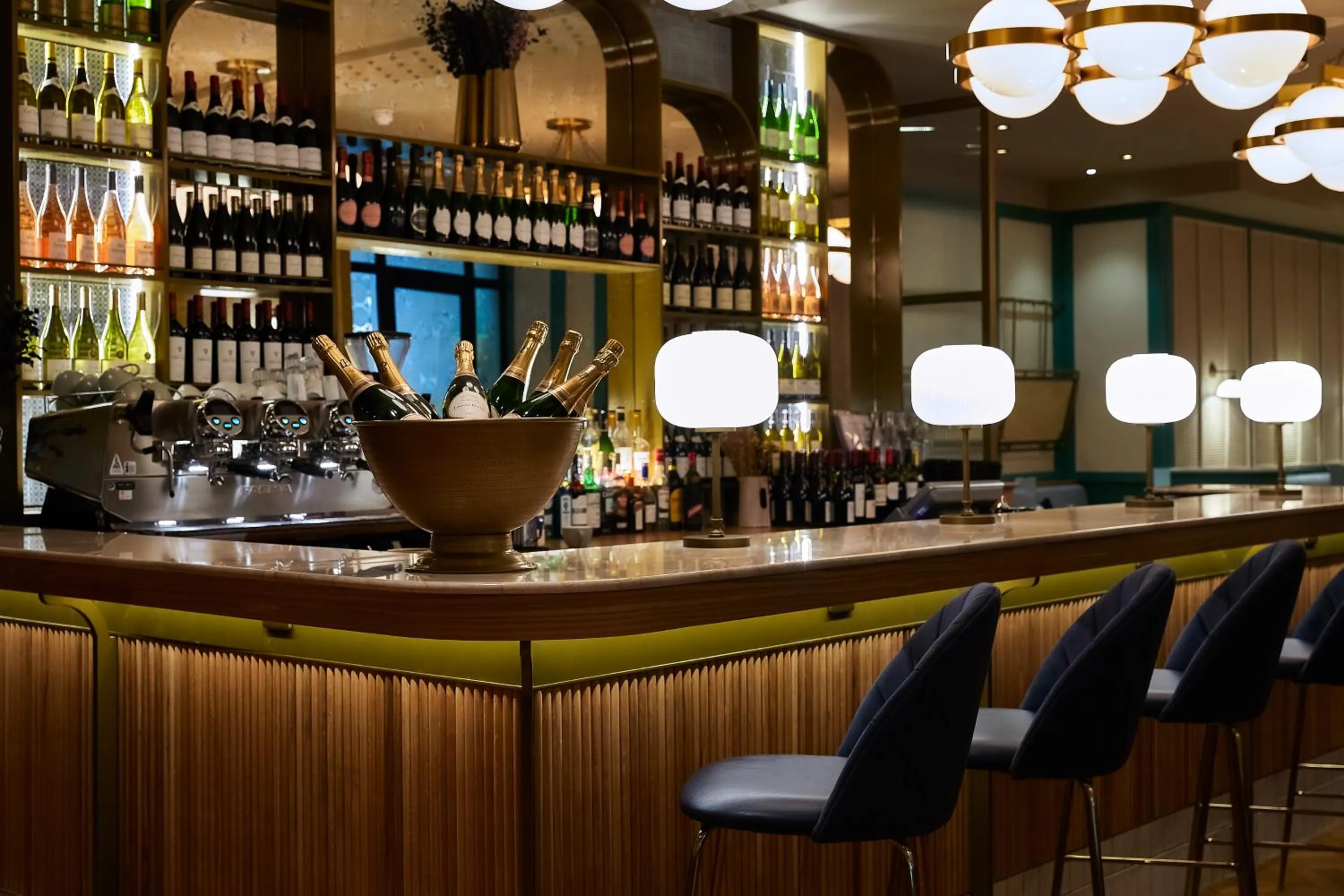 Restaurant/places to eat in Sloane Square Hotel