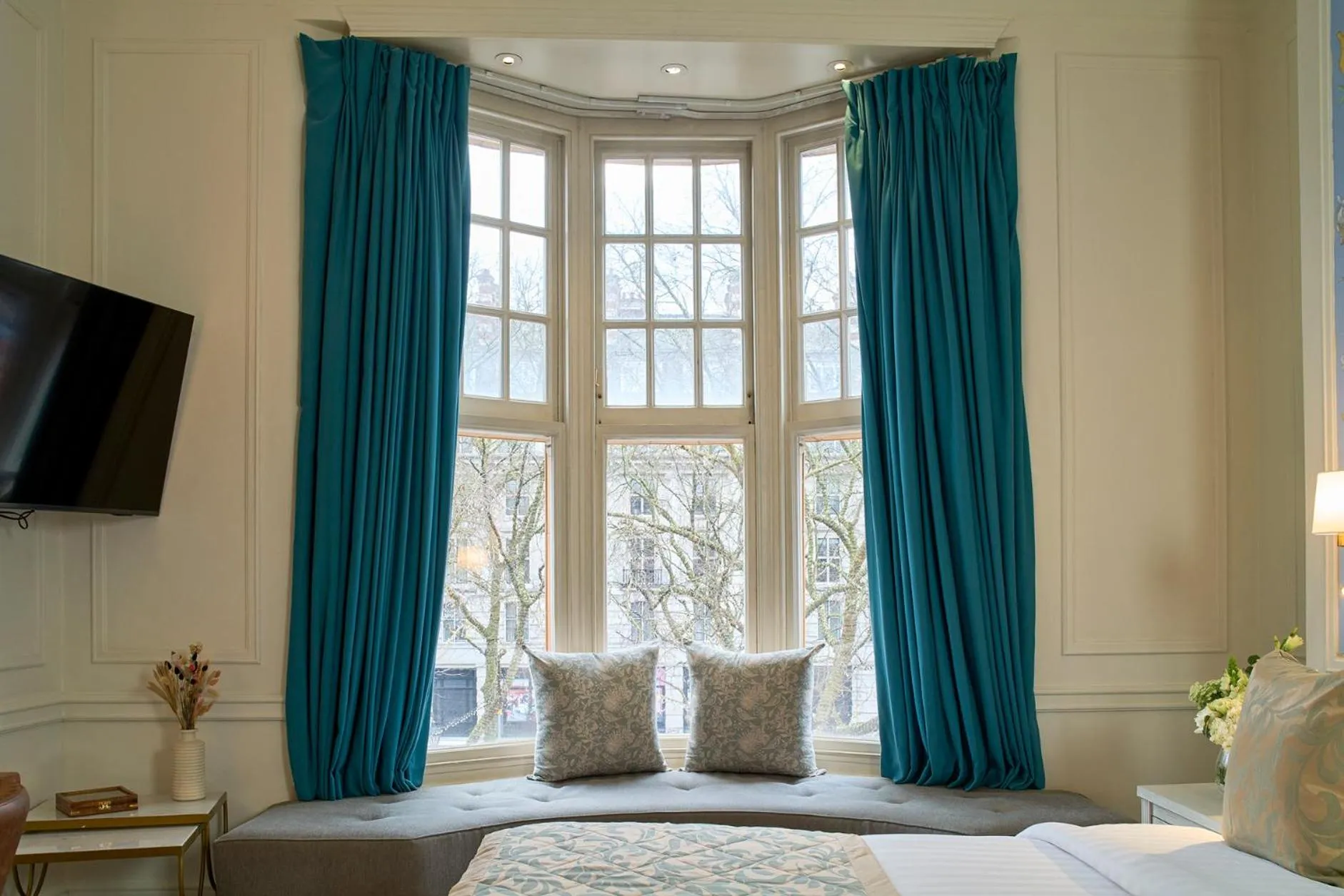 Bed in Sloane Square Hotel