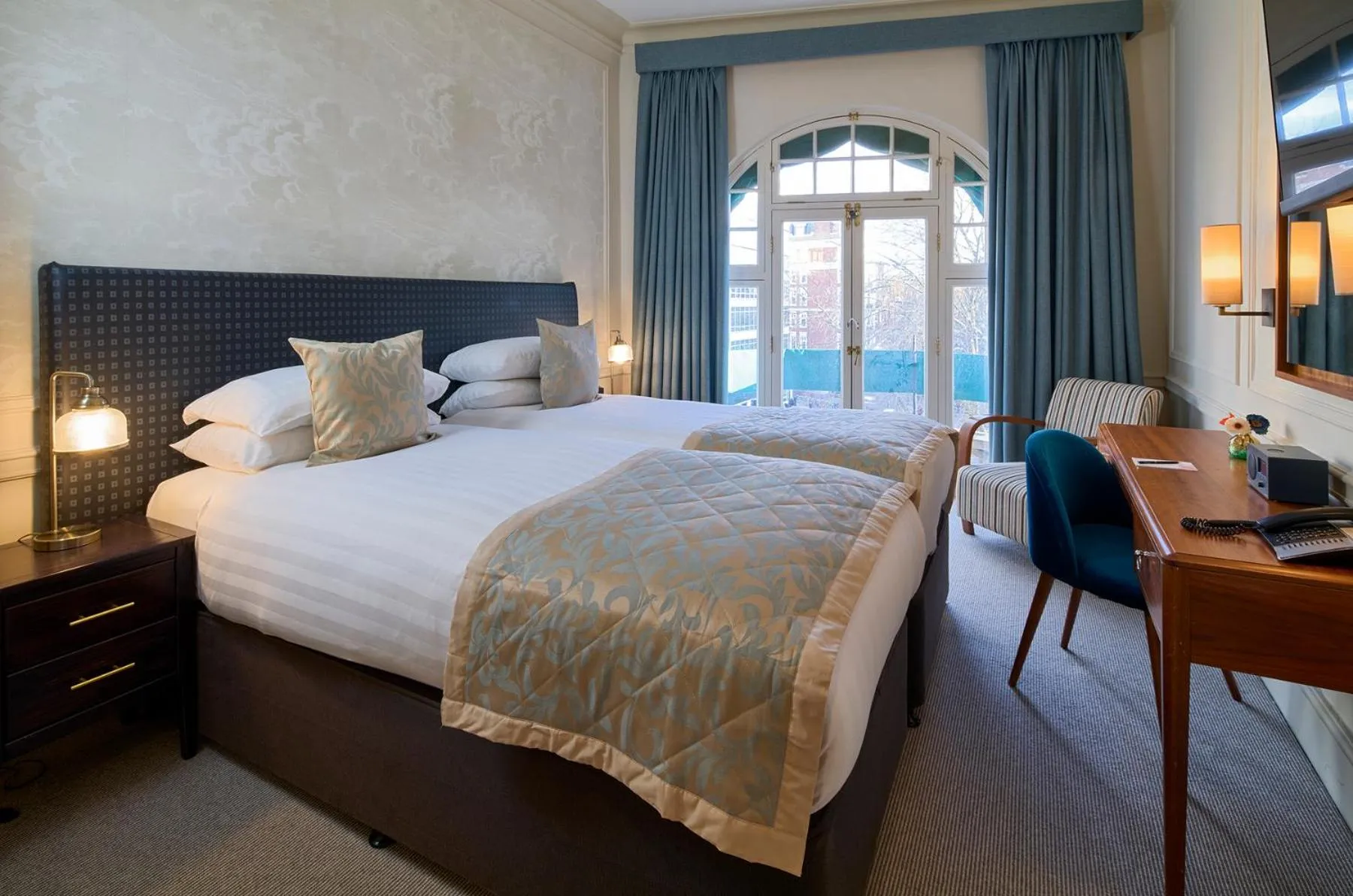 Bed in Sloane Square Hotel