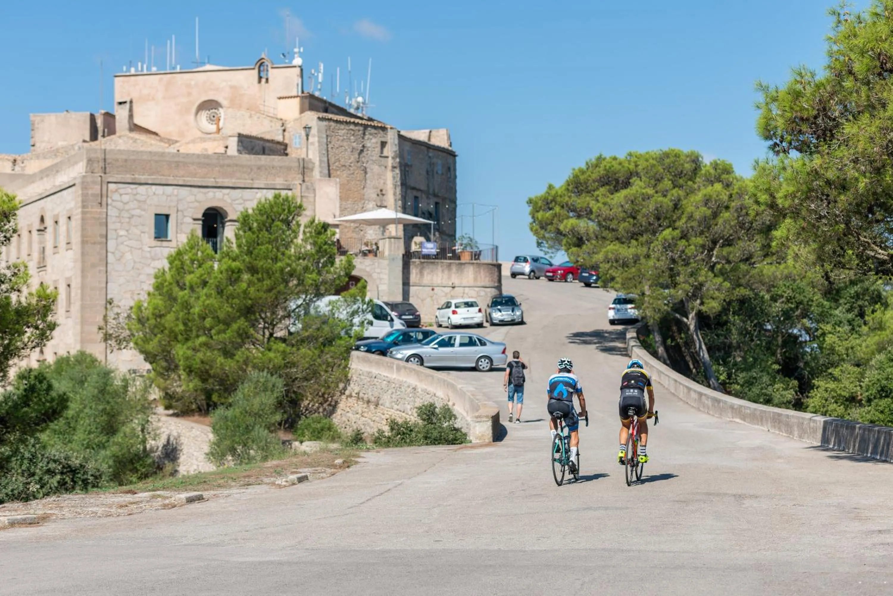 Hiking in Petit Hotel Hostatgeria Sant Salvador