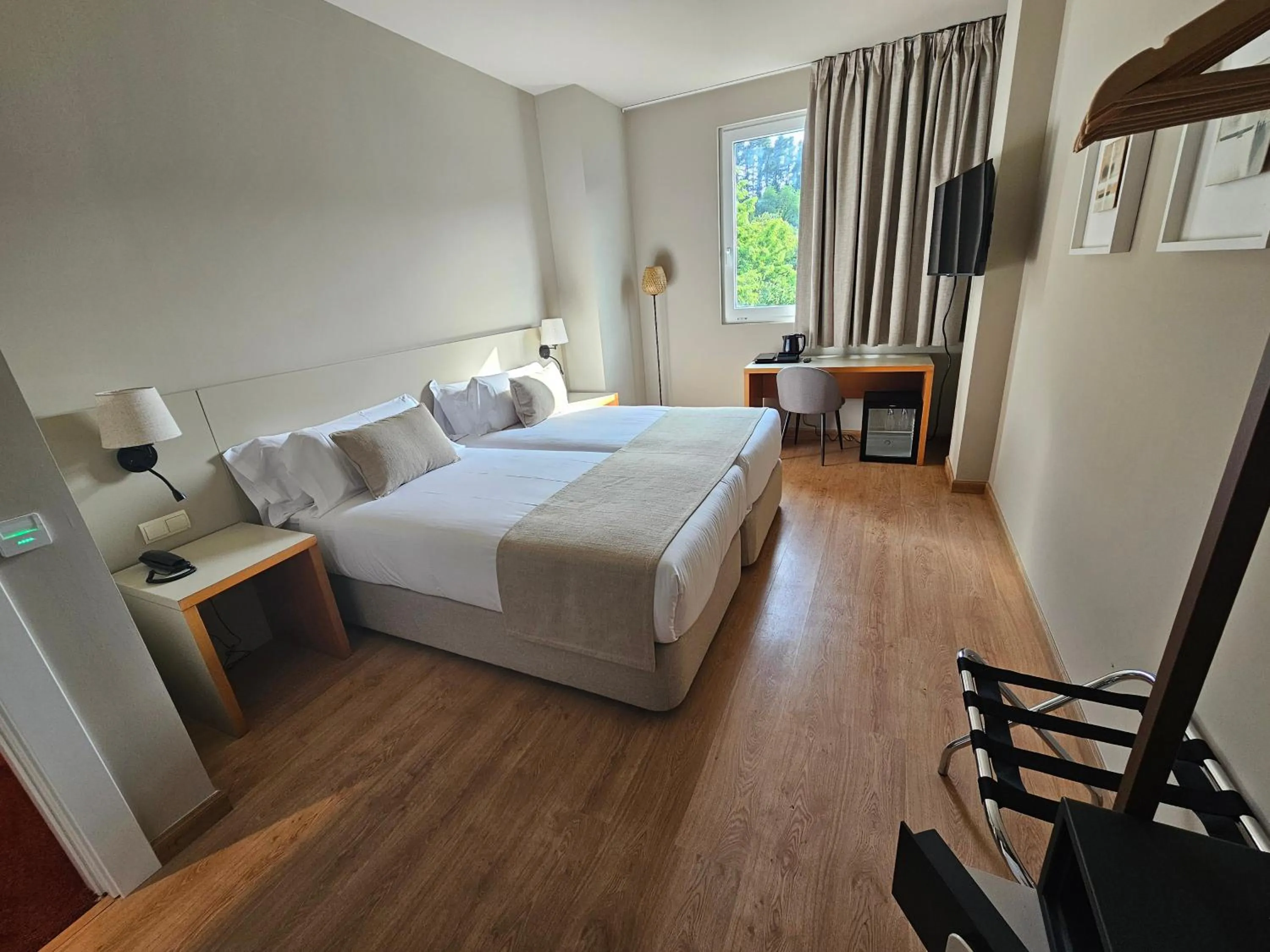 Photo of the whole room, Bed in Hotel Sukha