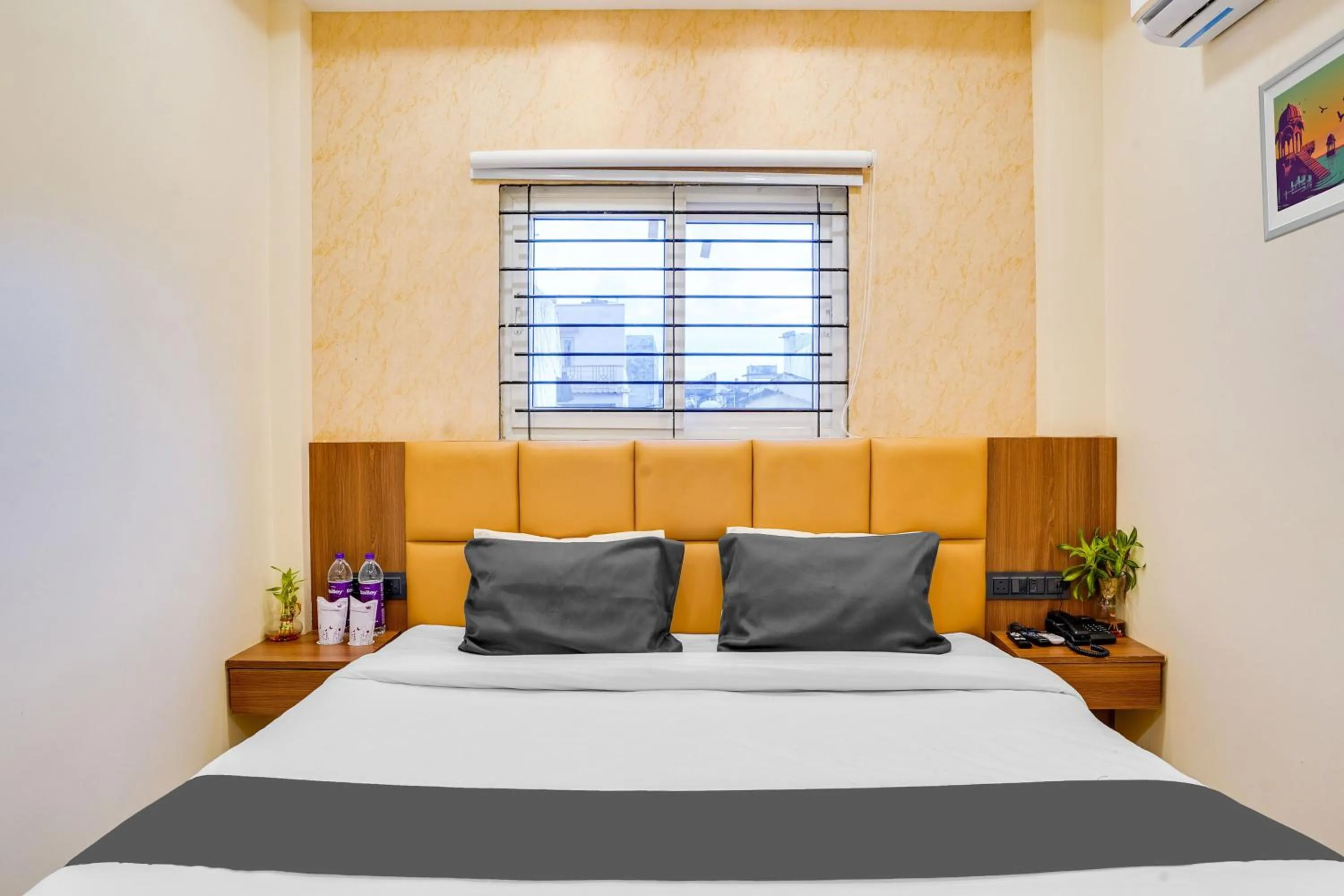 Bedroom, Bed in HOTEL O ANJANEY PALACE