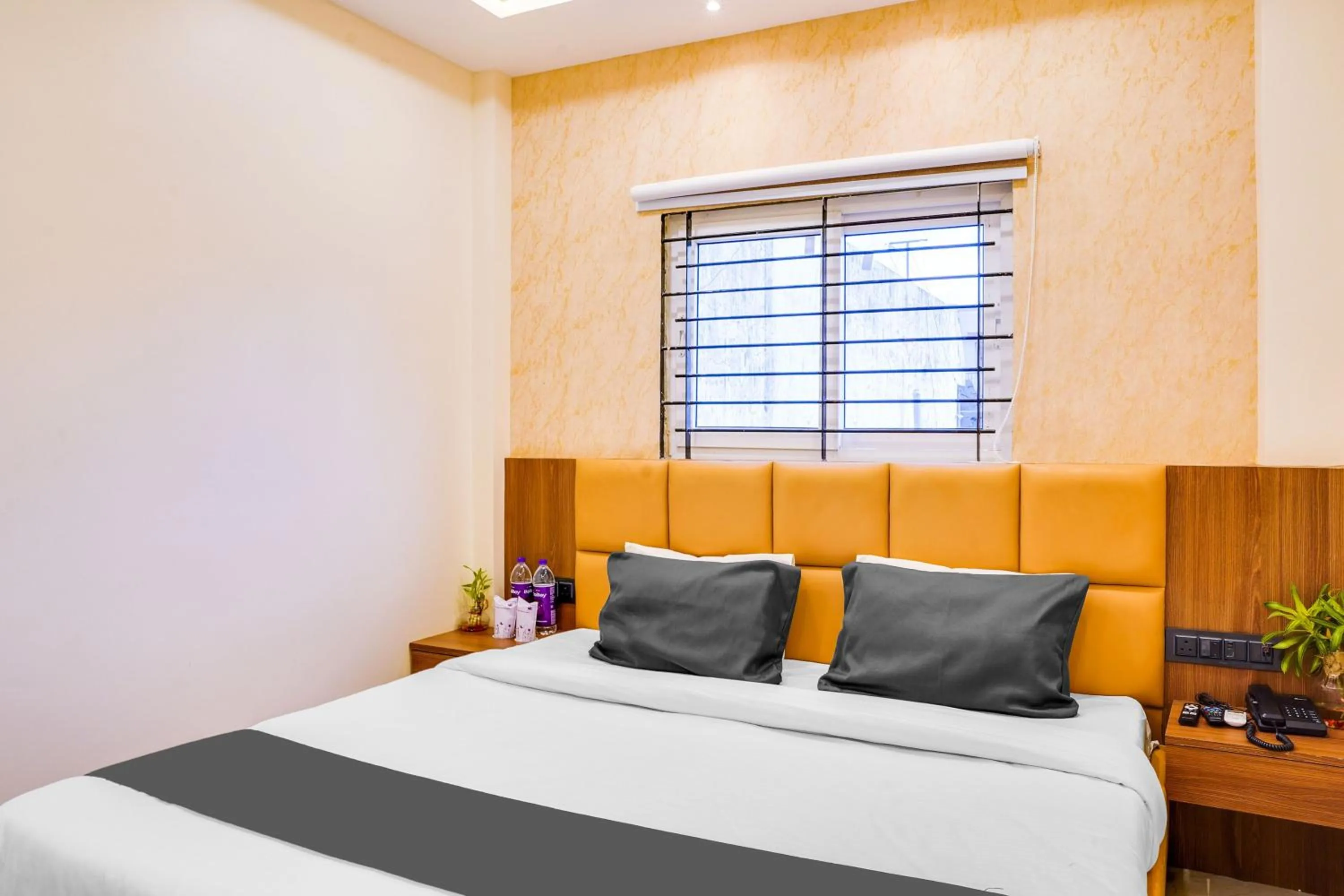 Bedroom, Bed in HOTEL O ANJANEY PALACE