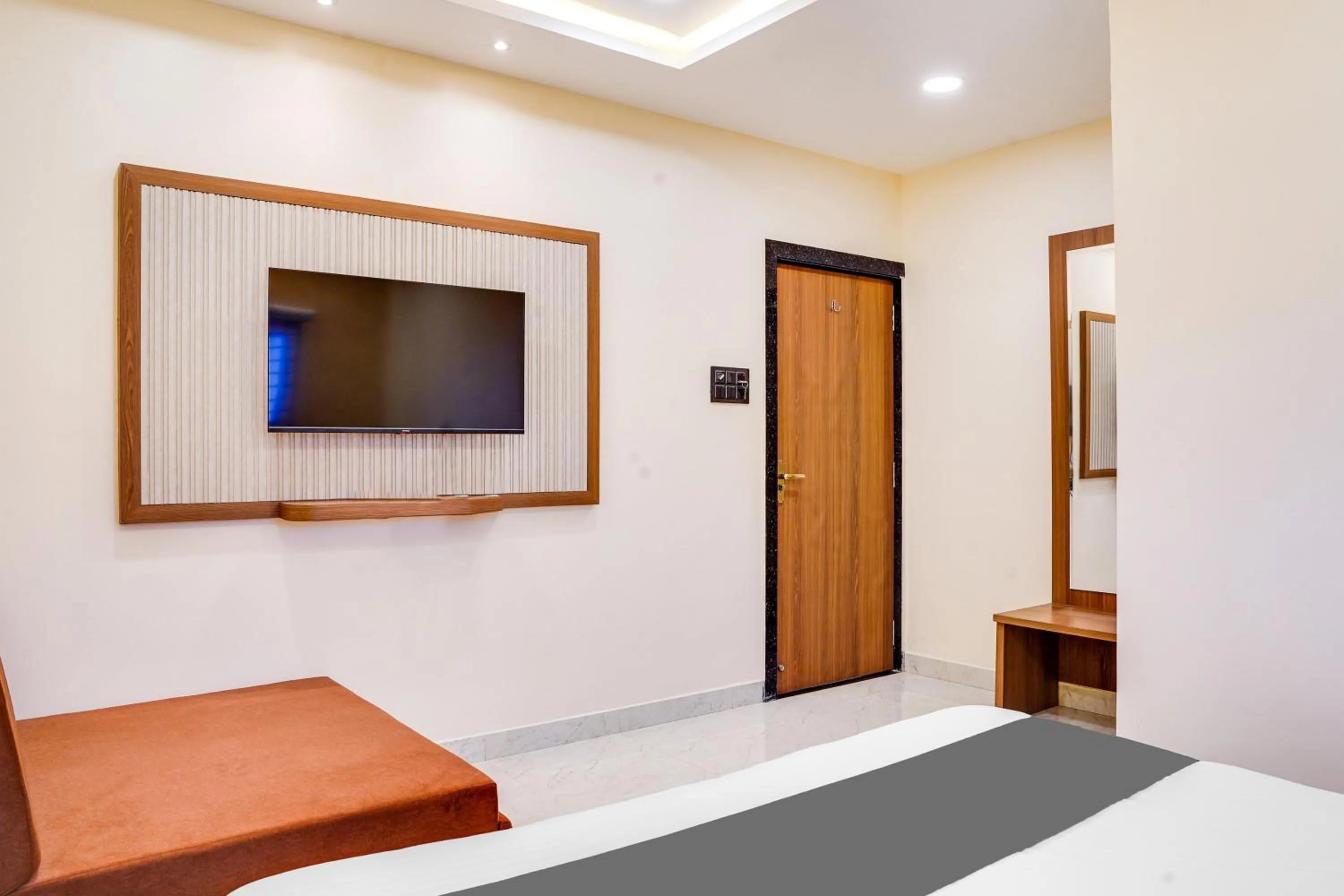 Bedroom, Bed in HOTEL O ANJANEY PALACE