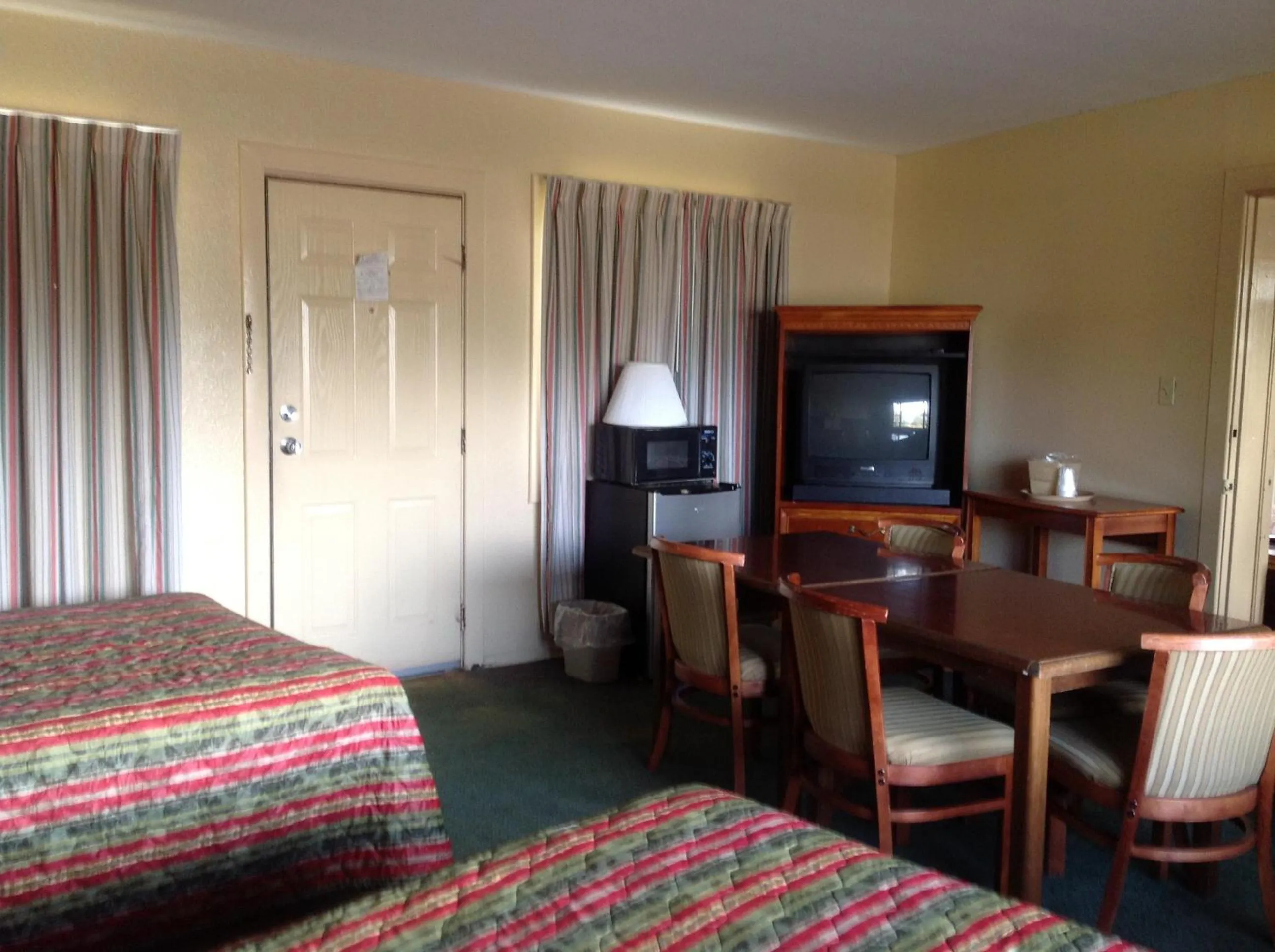 Photo of the whole room, TV/Entertainment Center in The Suwannee Gables Motel & Marina