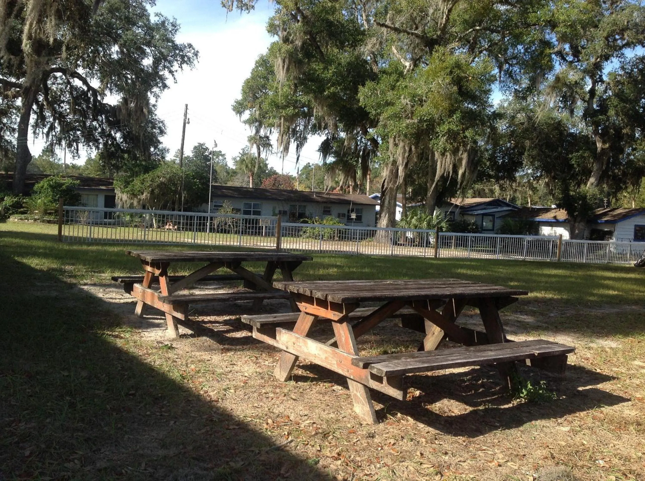 Area and facilities in The Suwannee Gables Motel & Marina
