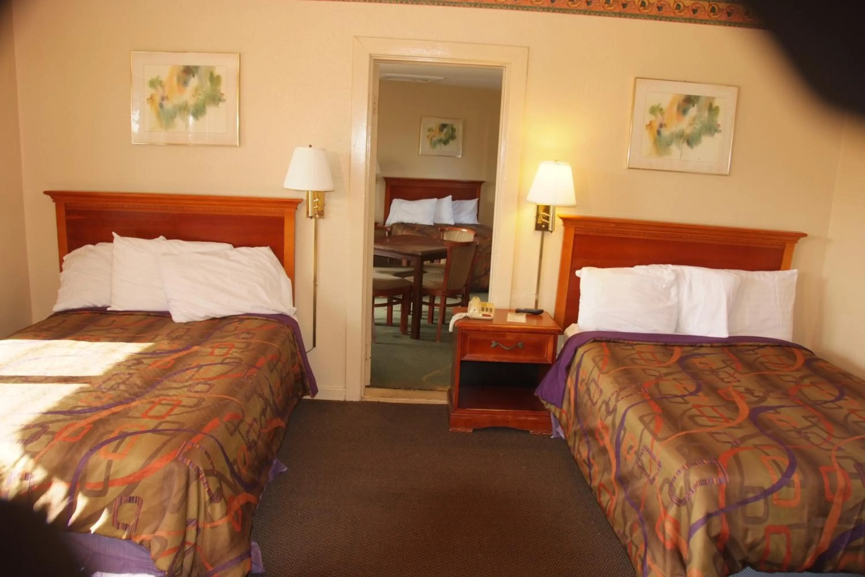 Photo of the whole room in The Suwannee Gables Motel & Marina