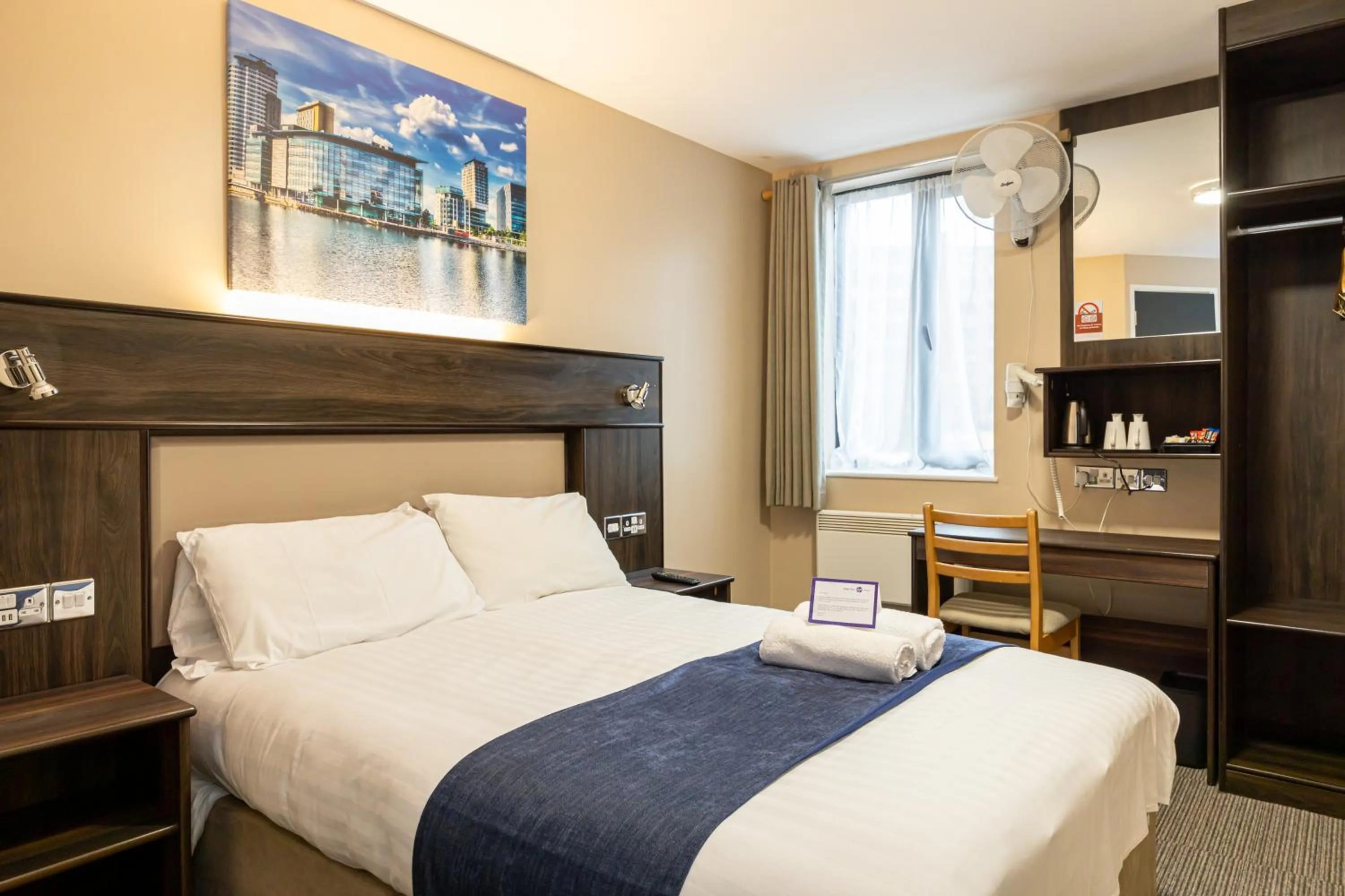 Bedroom, Bed in Stay Inn Manchester