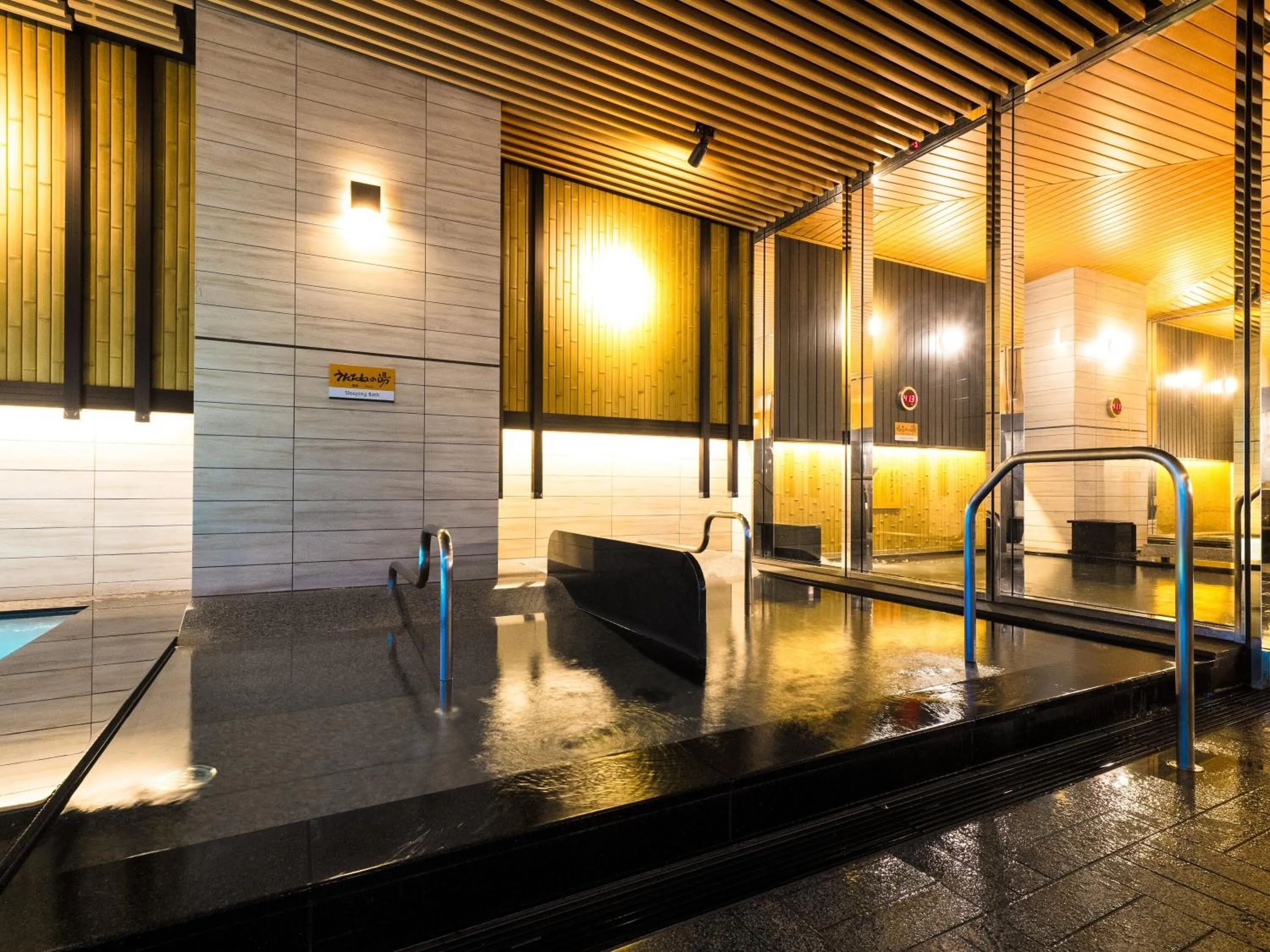 Hot Tub in APA Hotel & Resort Osaka Namba Ekimae Tower