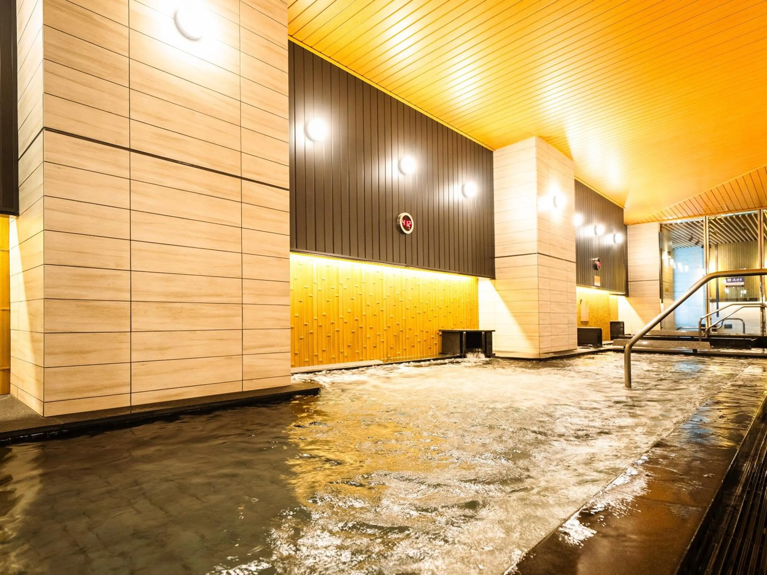 Hot Tub in APA Hotel & Resort Osaka Namba Ekimae Tower