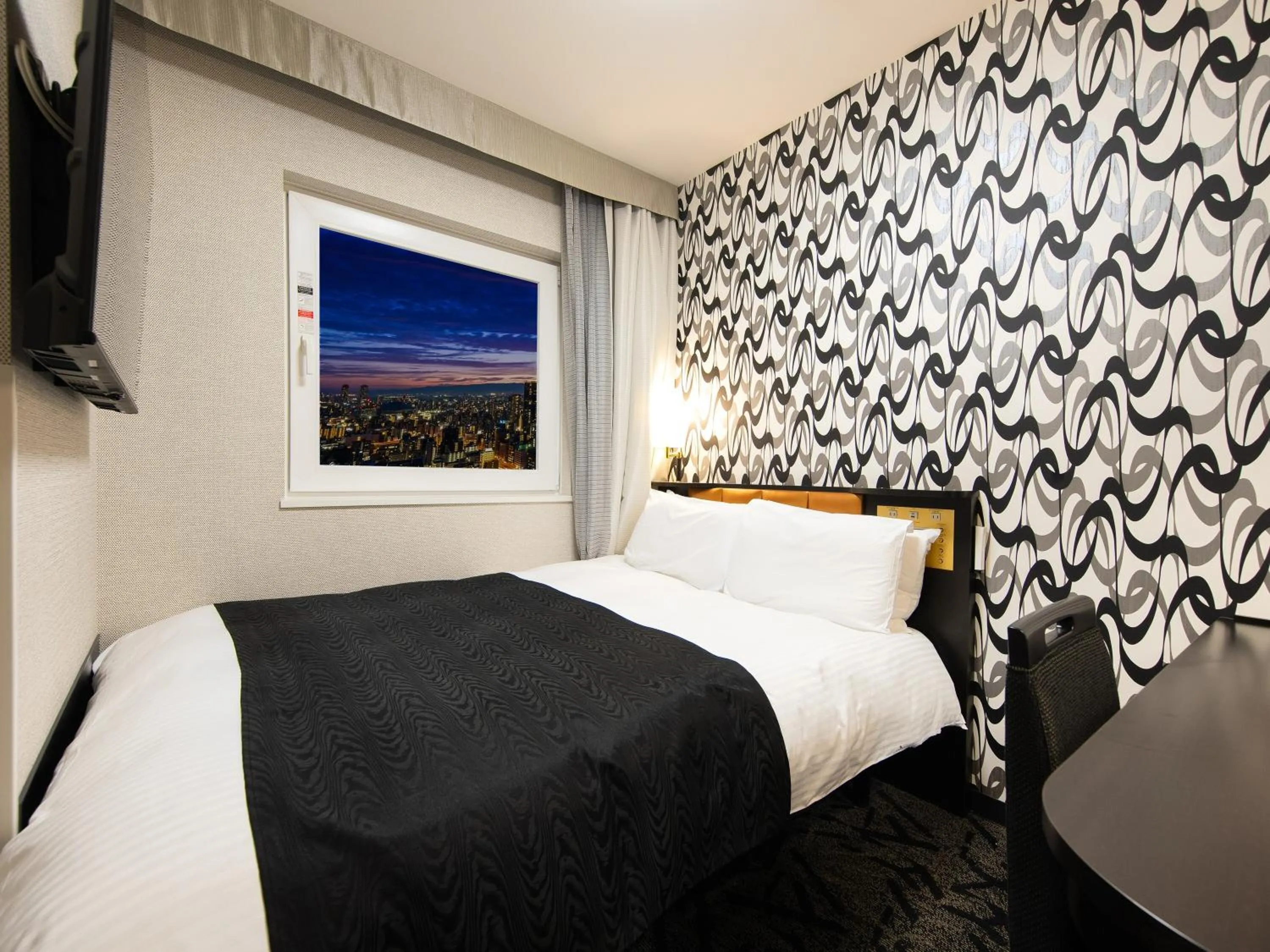 Standard Double Room - High Floor - Non-Smoking in APA Hotel & Resort Osaka Namba Ekimae Tower