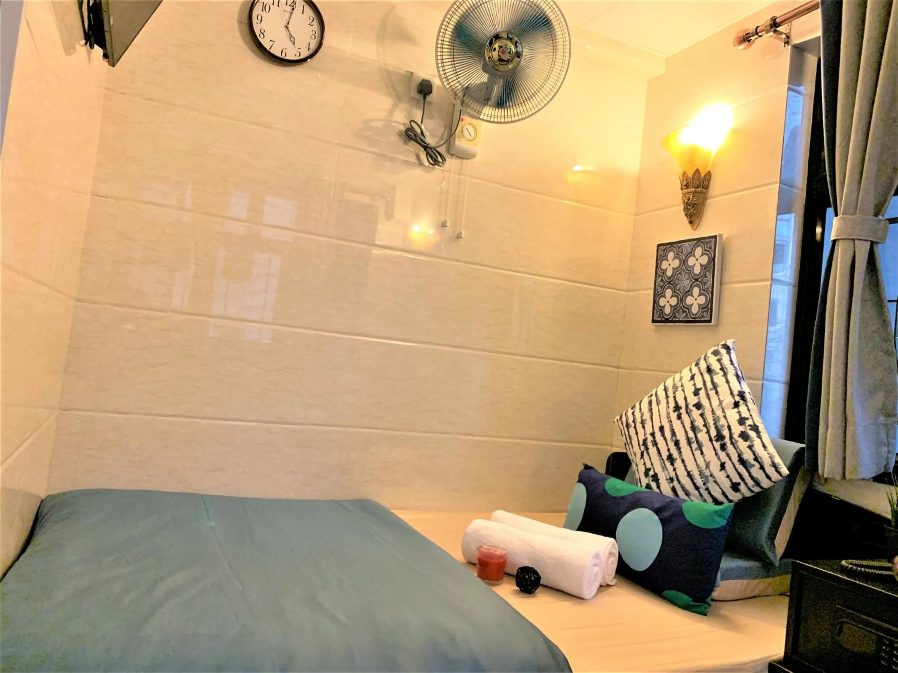 Bed in Sydney Hostel