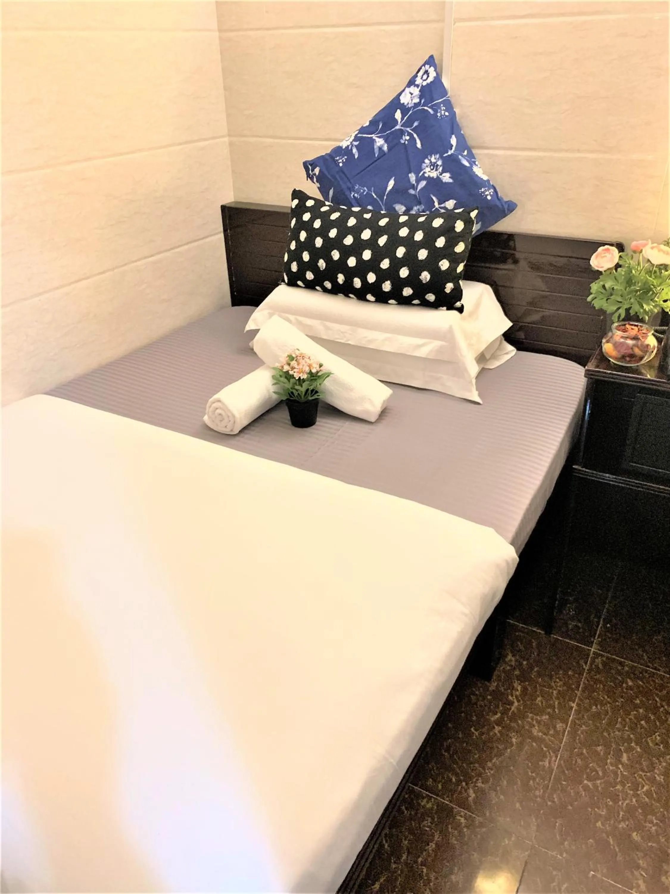 Bed in Sydney Hostel