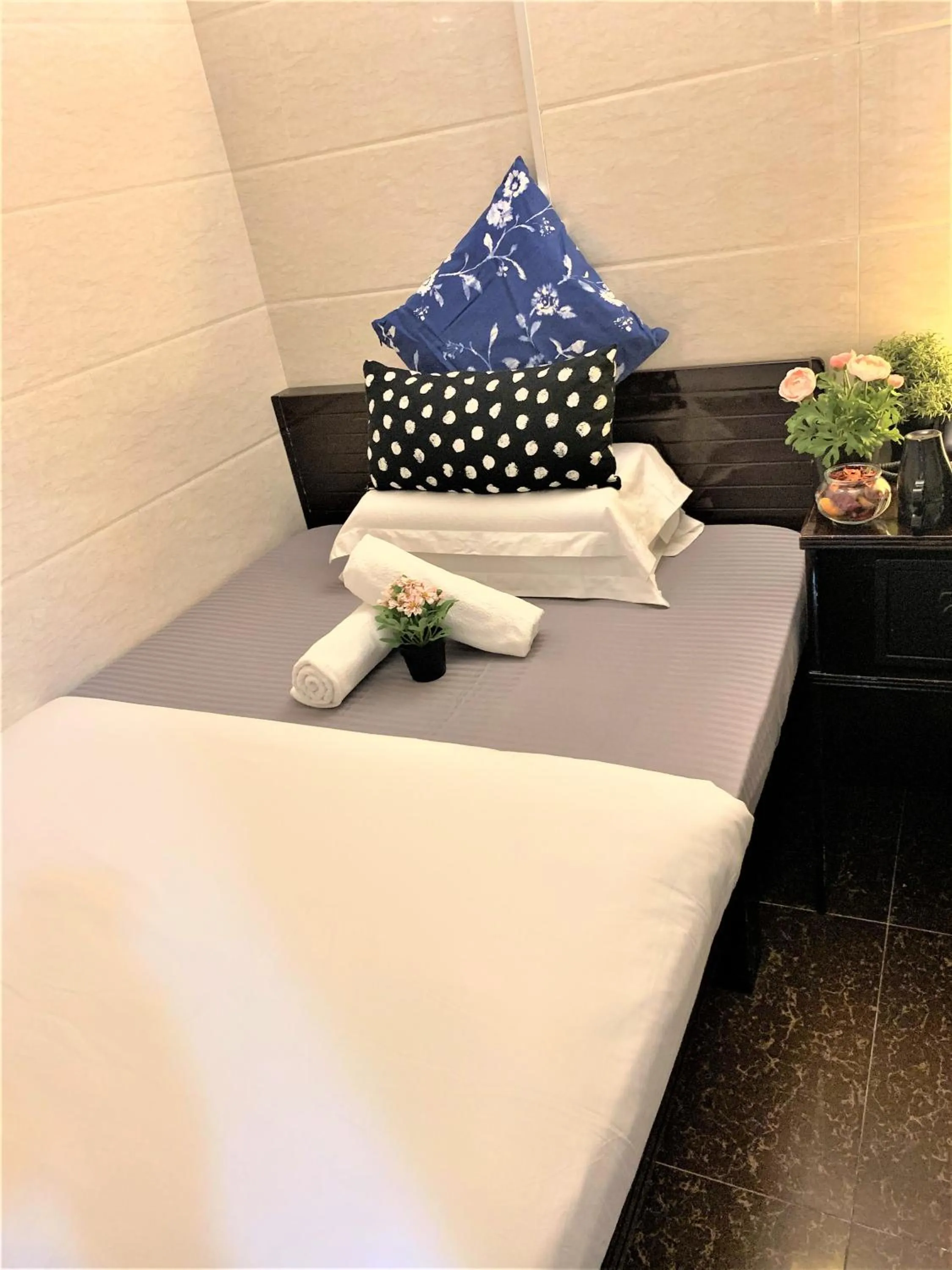 Bed in Sydney Hostel