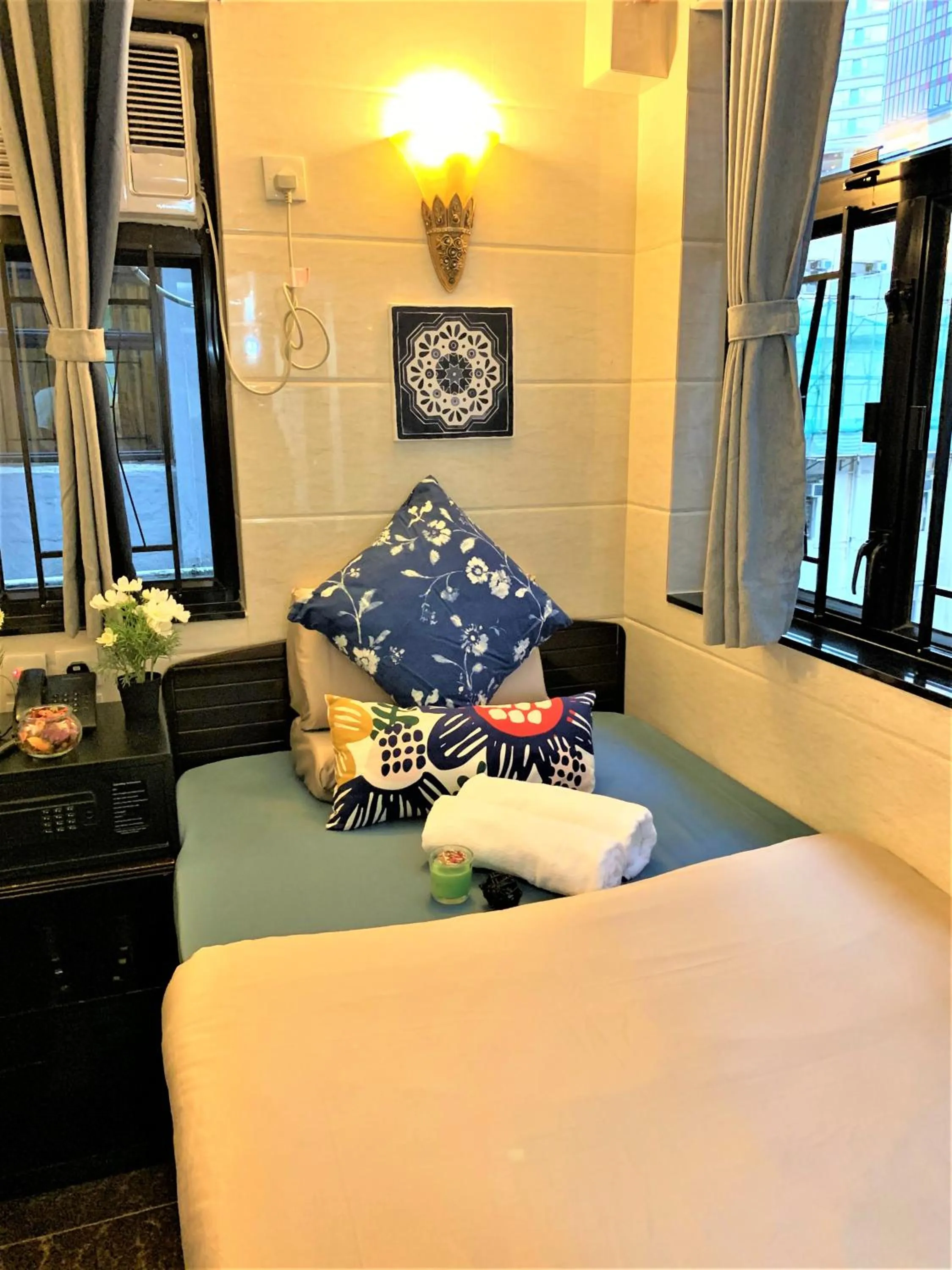 Bed in Sydney Hostel