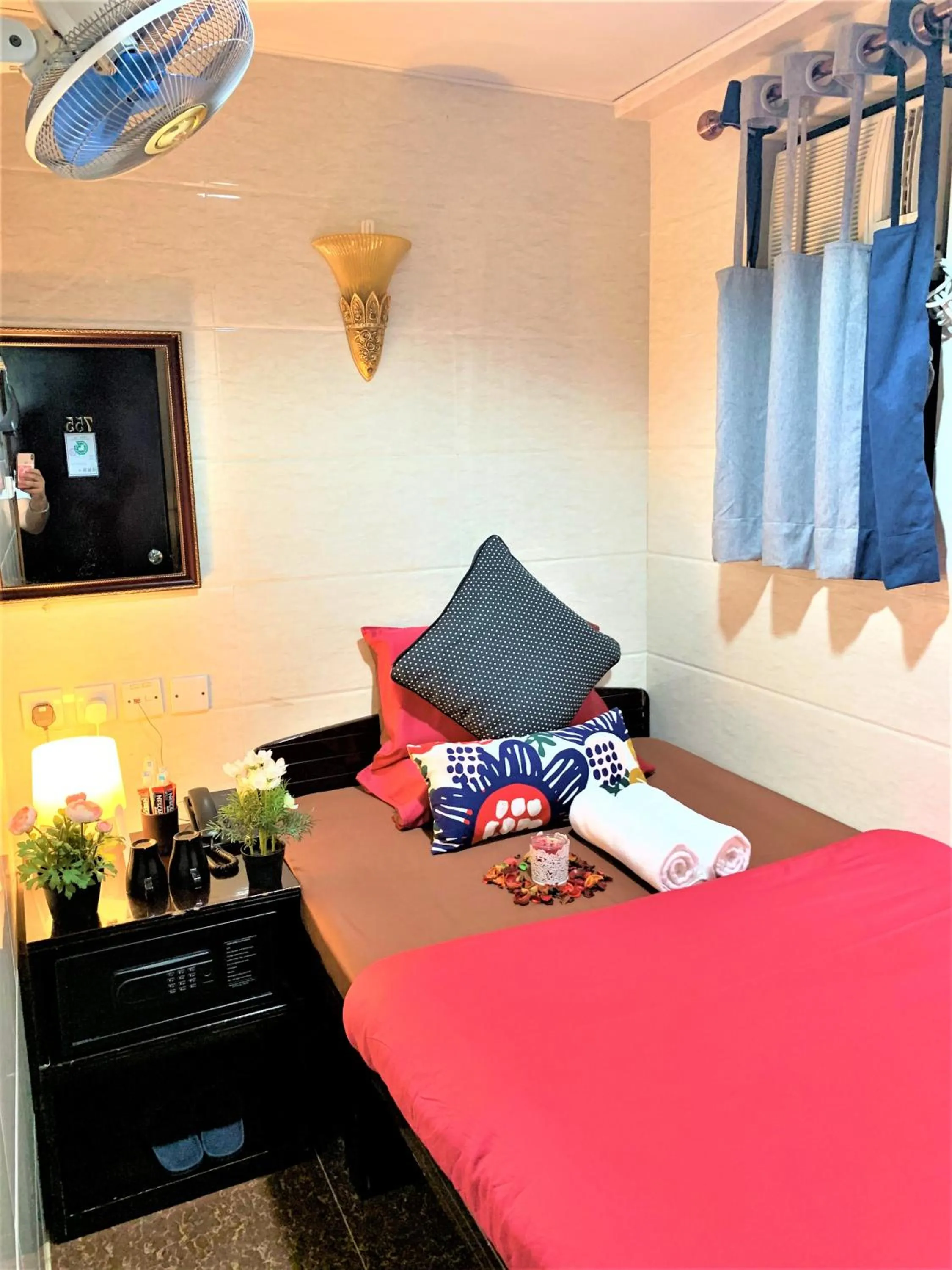 Bed in Sydney Hostel