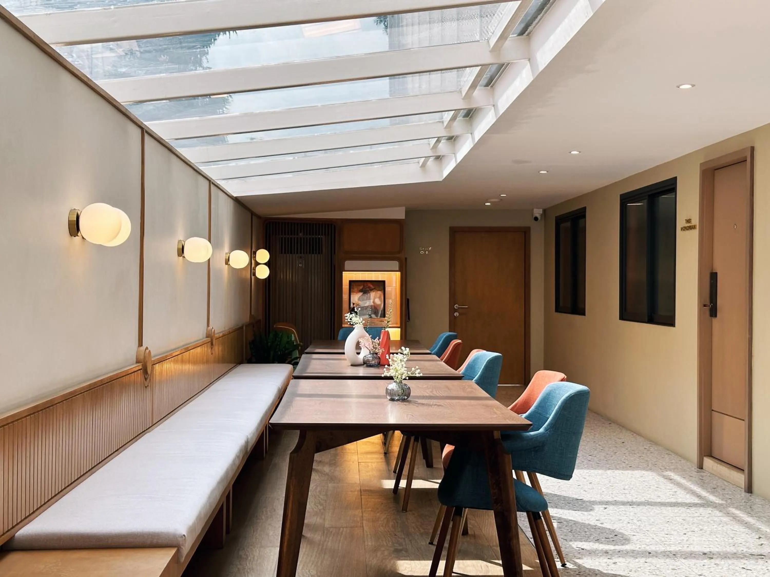 Communal lounge/ TV room in Parcel Hotel Bangkok