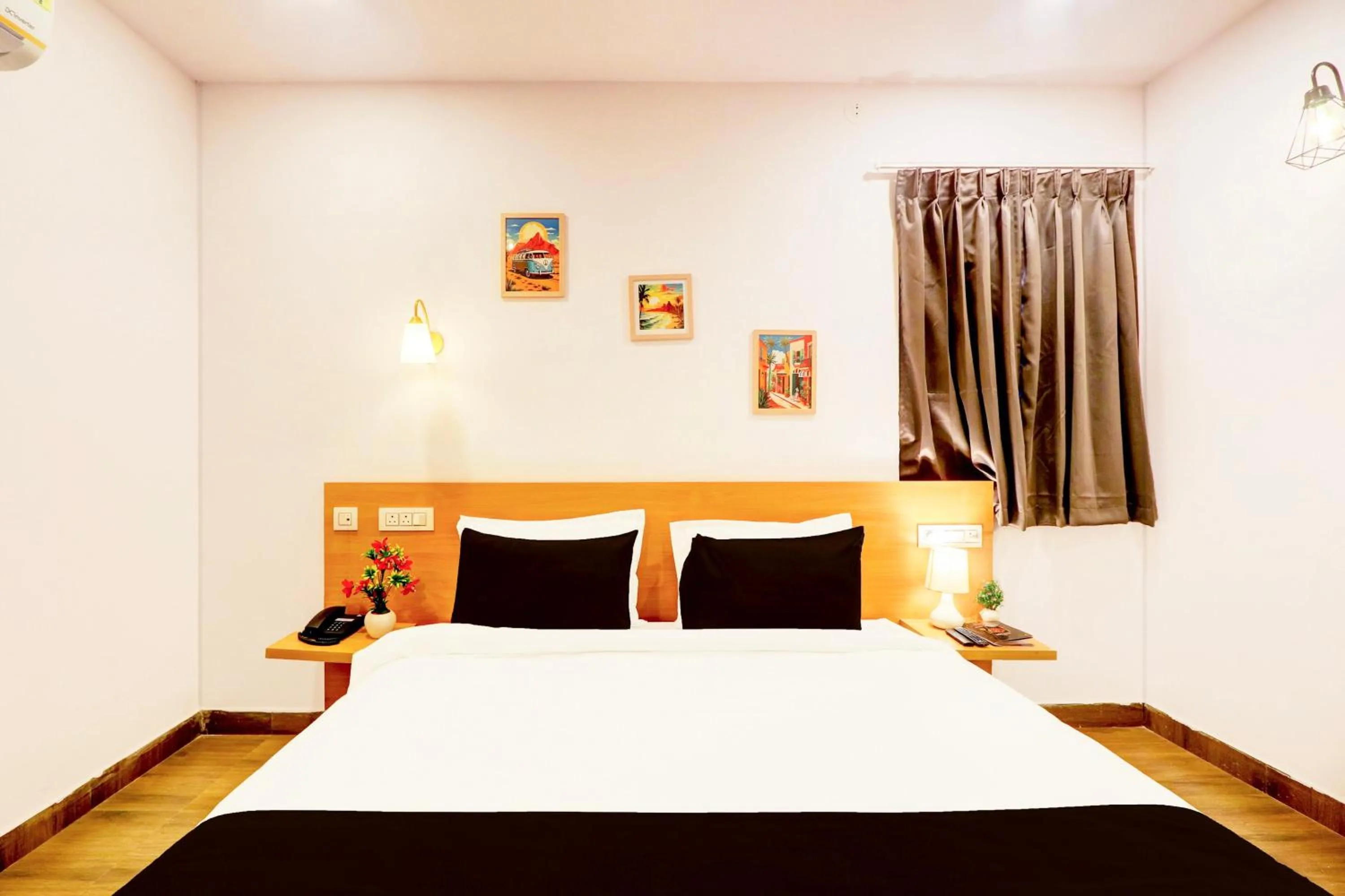 Bedroom, Bed in Super Townhouse CASA GRAND HIMAYATNAGAR