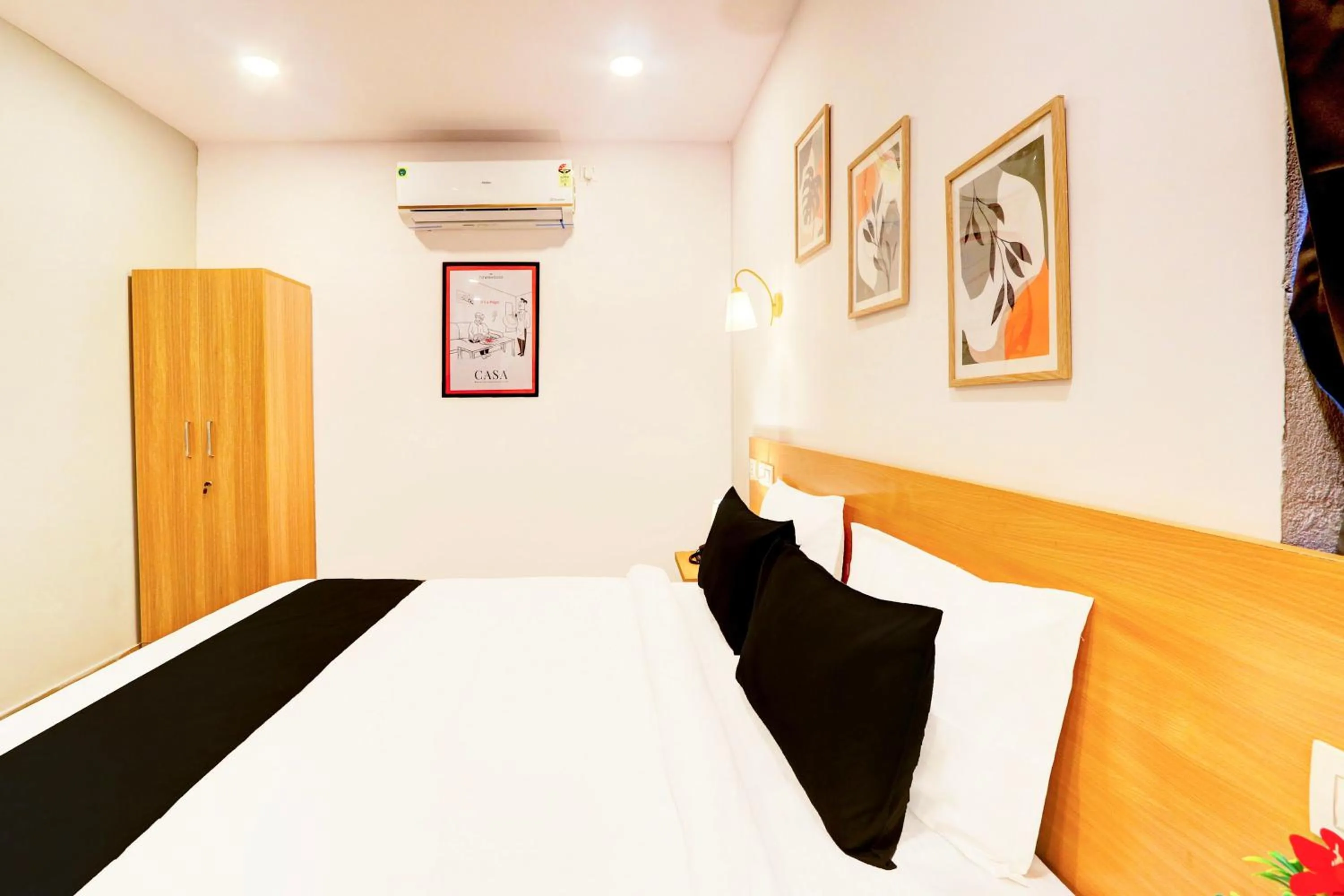 Bedroom, Bed in Super Townhouse CASA GRAND HIMAYATNAGAR