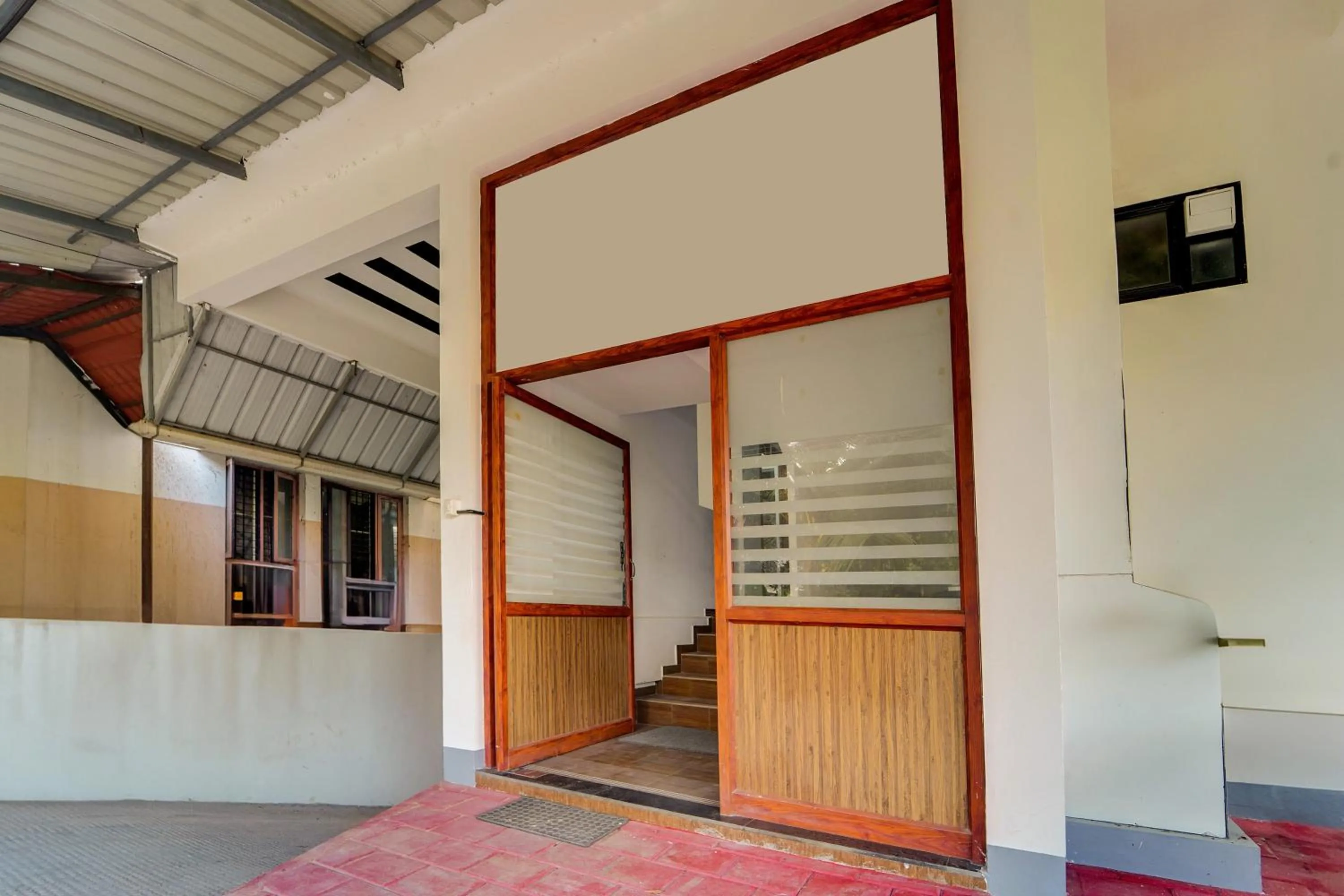 Facade/entrance in Super Hotel O Cheranelloor Aster Medicity Formerly Abriz Residency