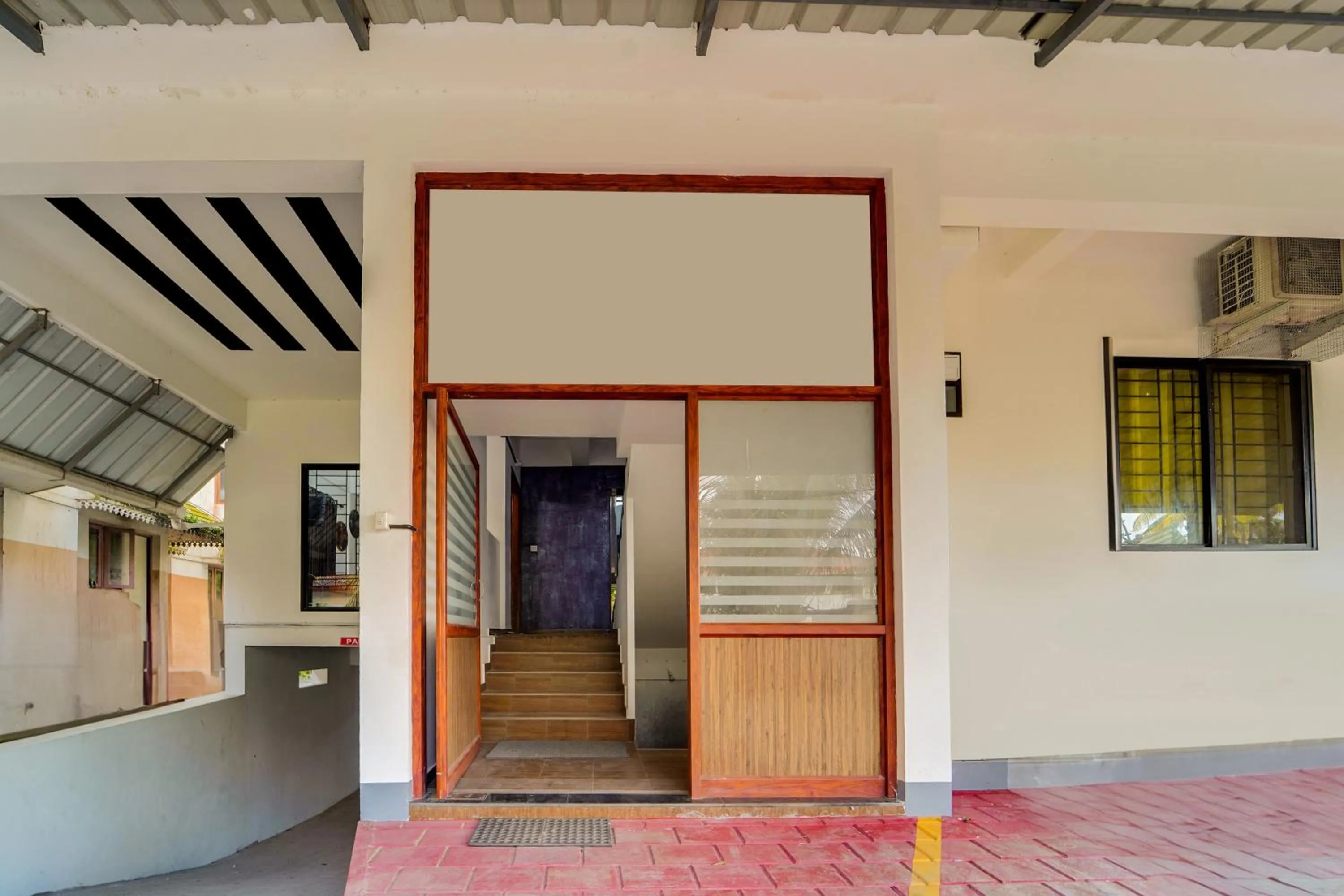 Facade/entrance in Super Hotel O Cheranelloor Aster Medicity Formerly Abriz Residency