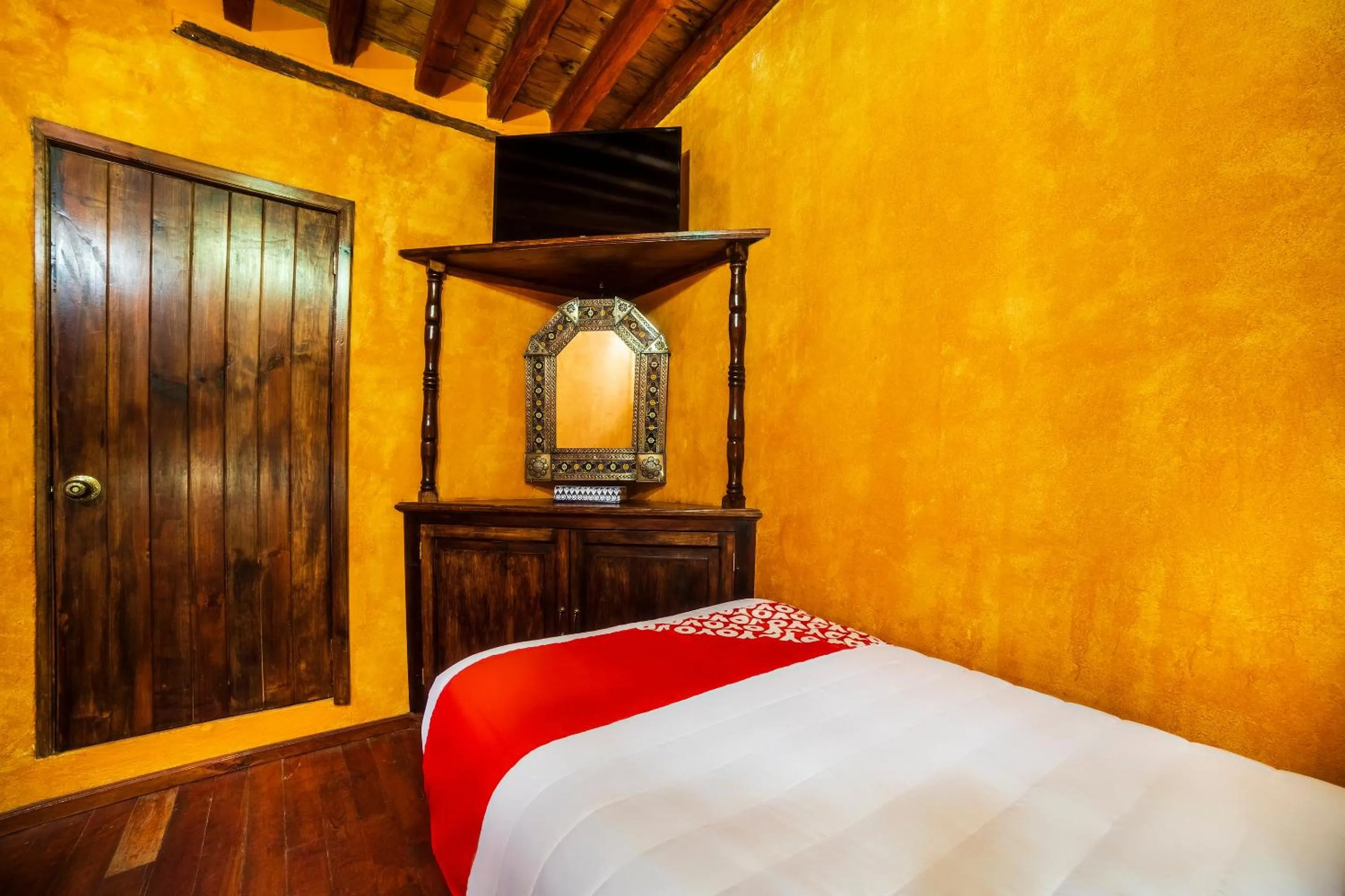 Bedroom, Bed in OYO Hotel El Mineral, Tlalpujahua