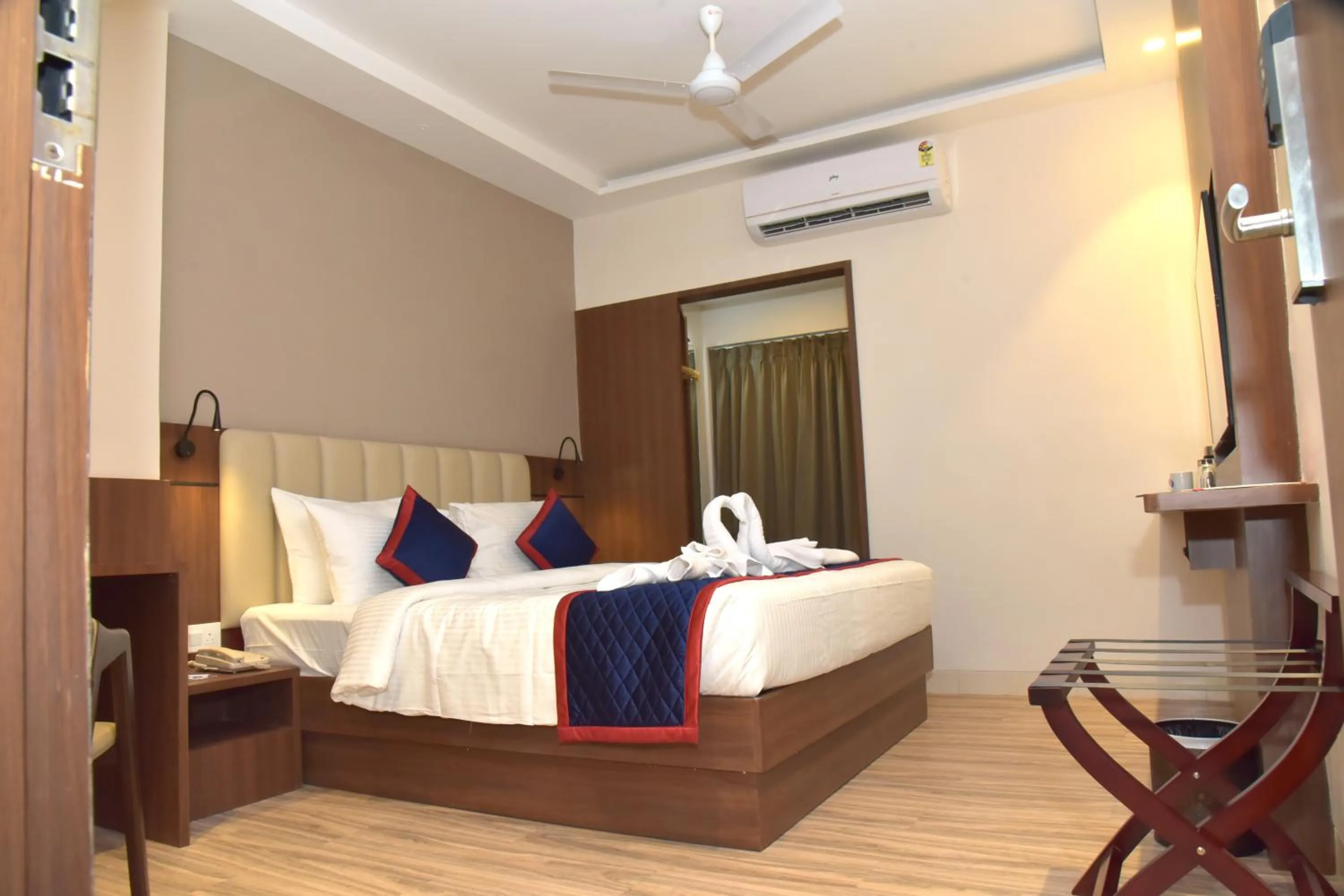 Bed in Zip by Spree Hotels Shirdi - Walkable Distance from Sai Baba Temple