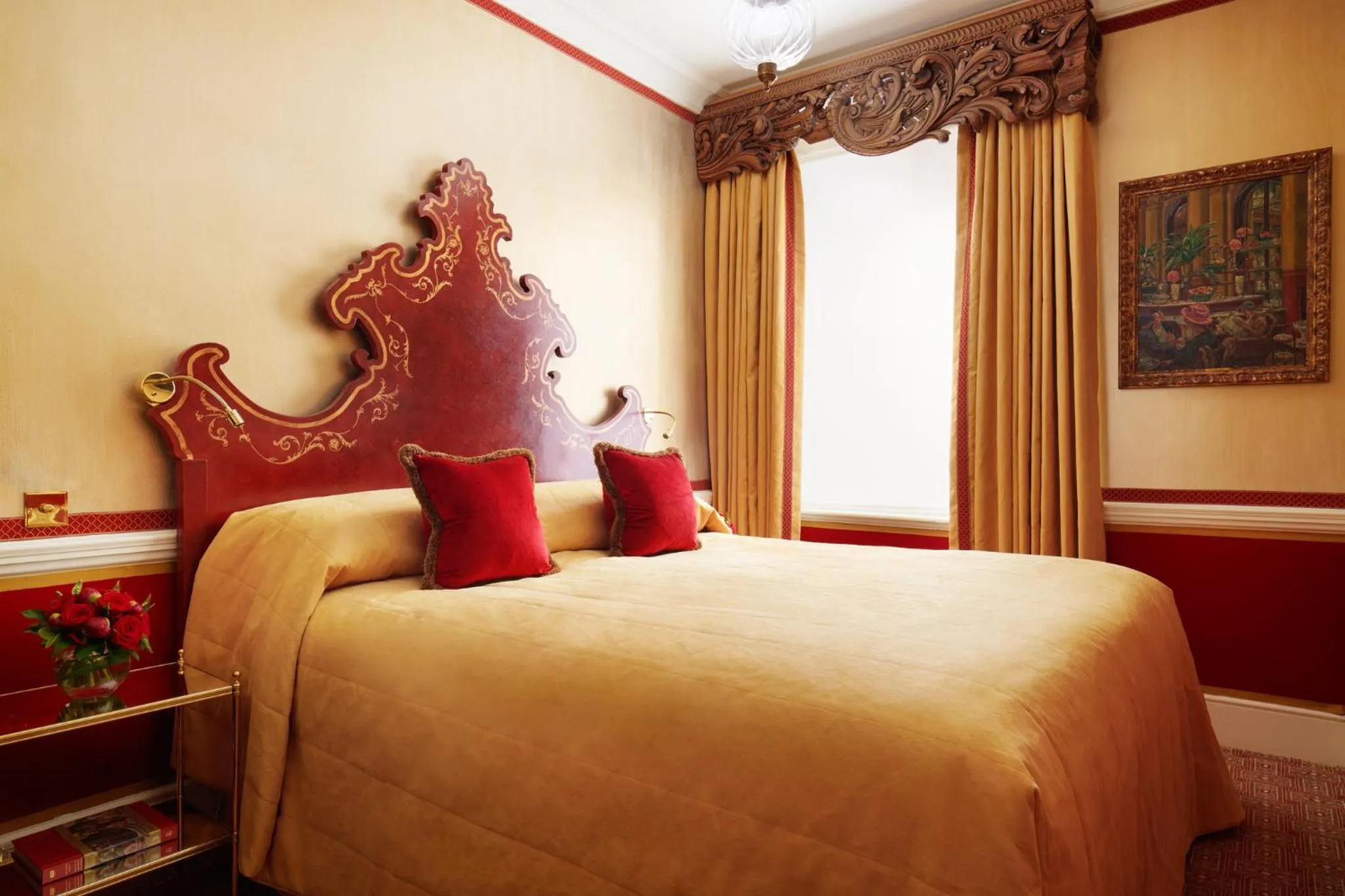 Photo of the whole room, Bed in Milestone Hotel Kensington