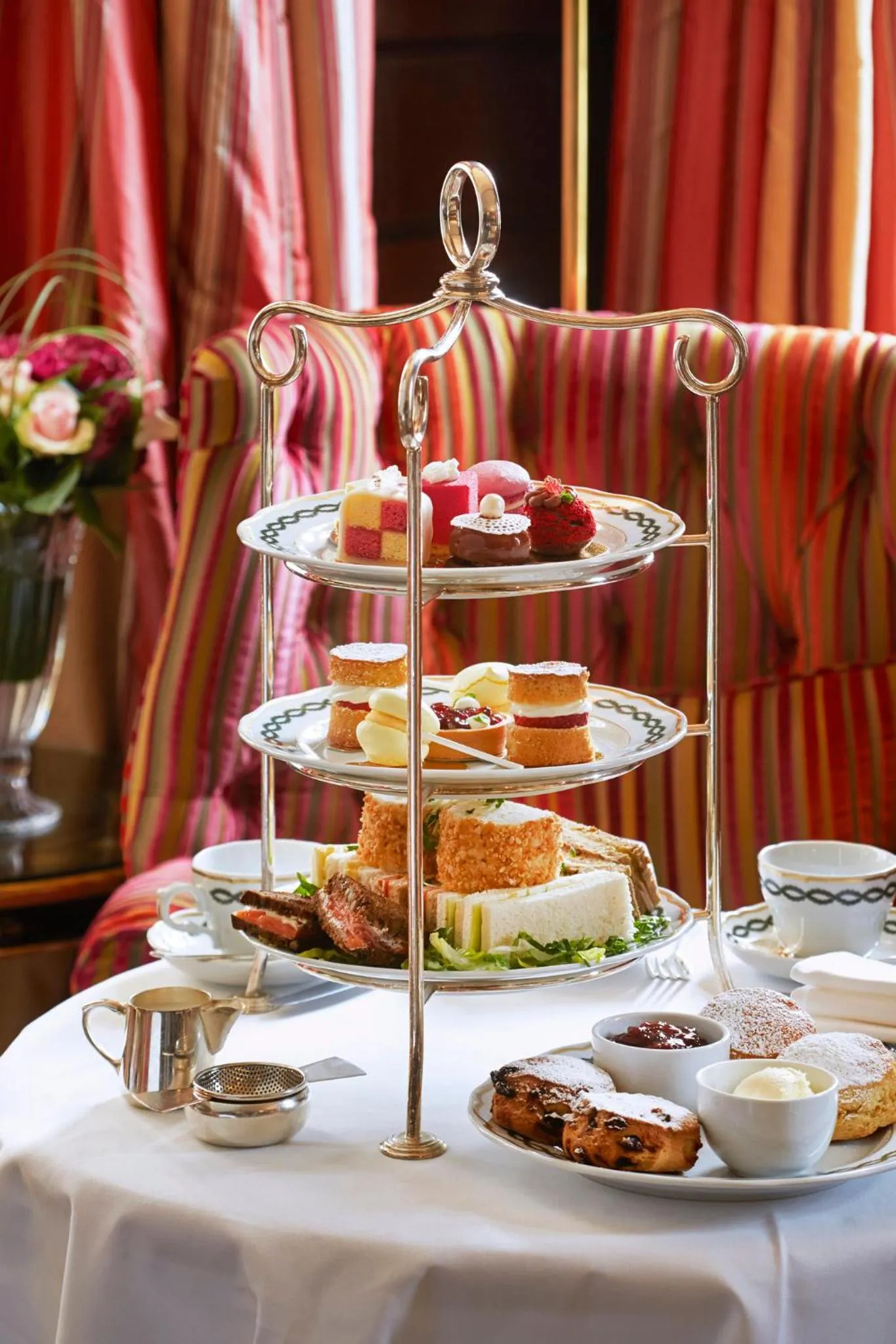 Restaurant/places to eat in Milestone Hotel Kensington