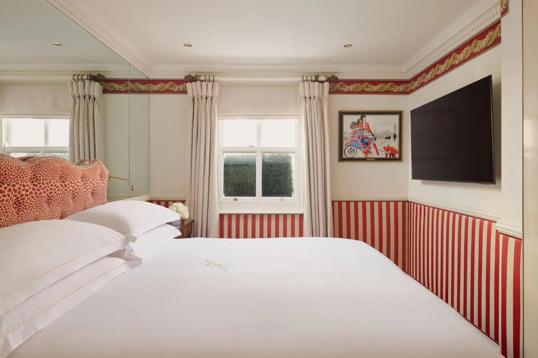 Bedroom, Bed in Milestone Hotel Kensington