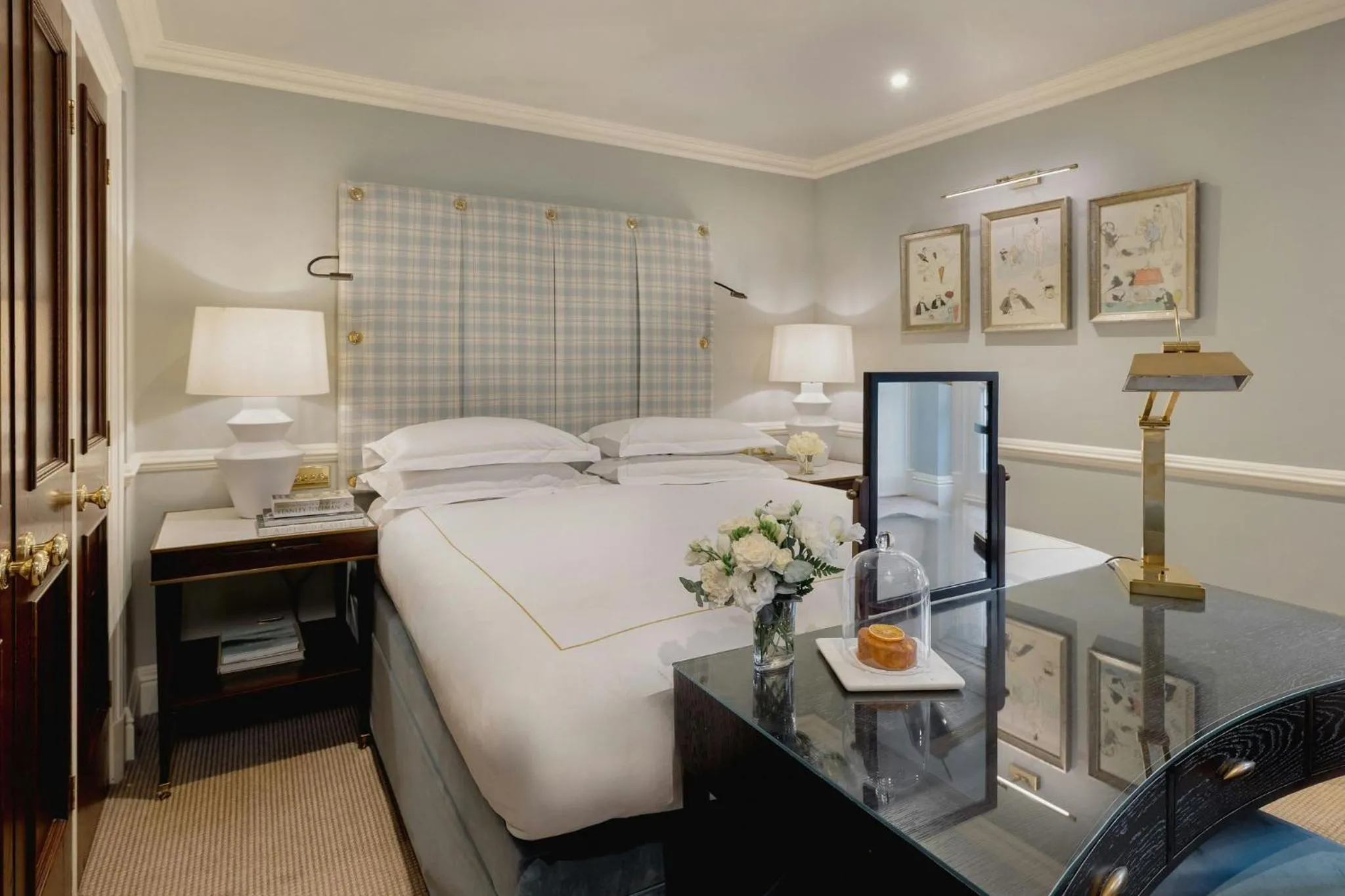 Bedroom, Bed in Milestone Hotel Kensington