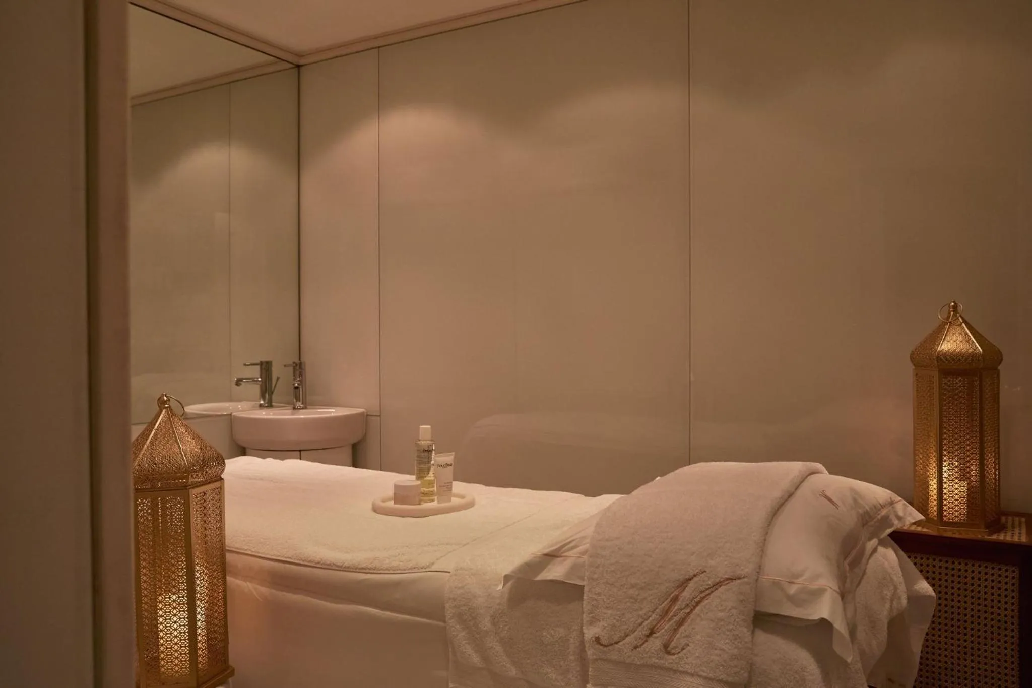 Spa and wellness centre/facilities, Bed in Milestone Hotel Kensington
