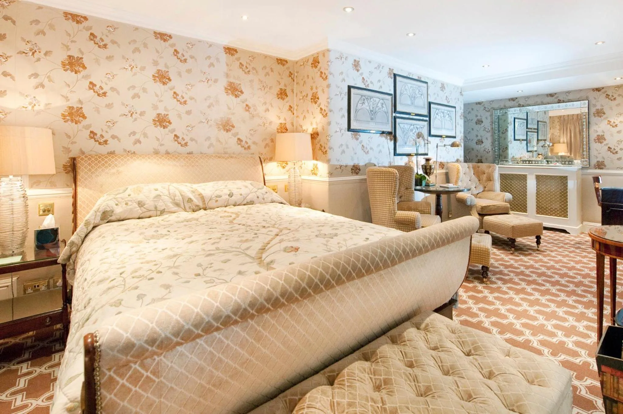 Bedroom in Milestone Hotel Kensington