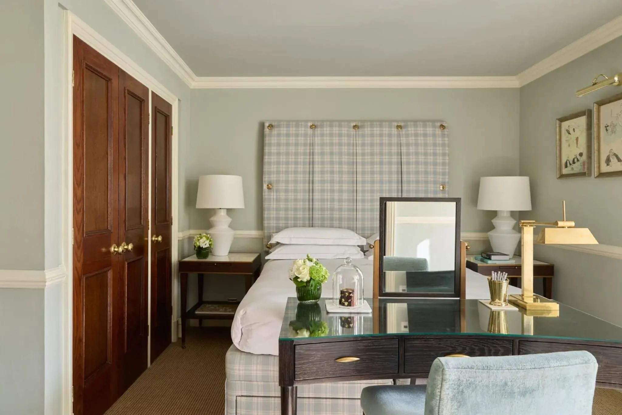 Deluxe King Room in Milestone Hotel Kensington Deluxe King Room in Milestone Hotel Kensington