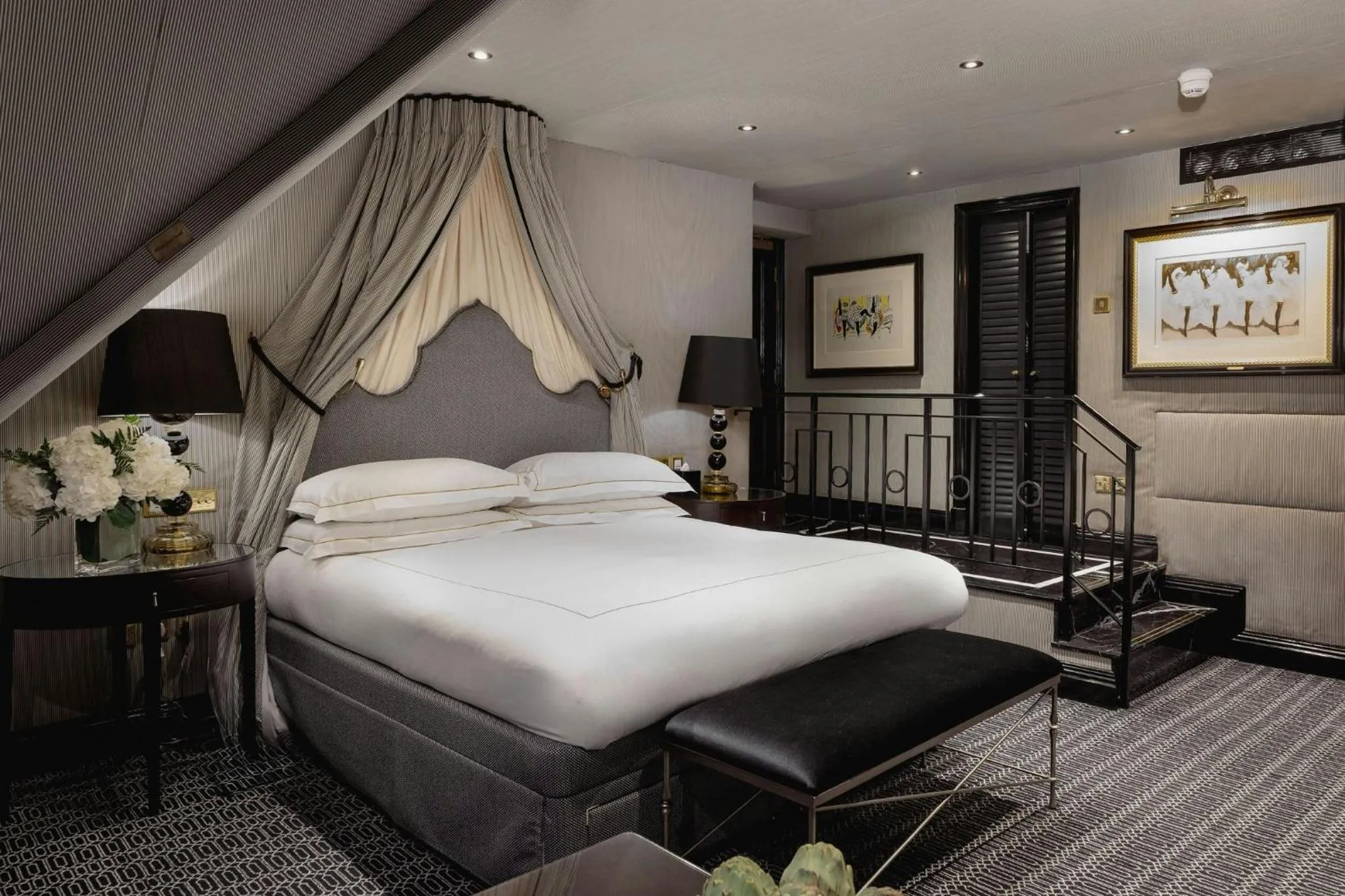 Bedroom, Bed in Milestone Hotel Kensington