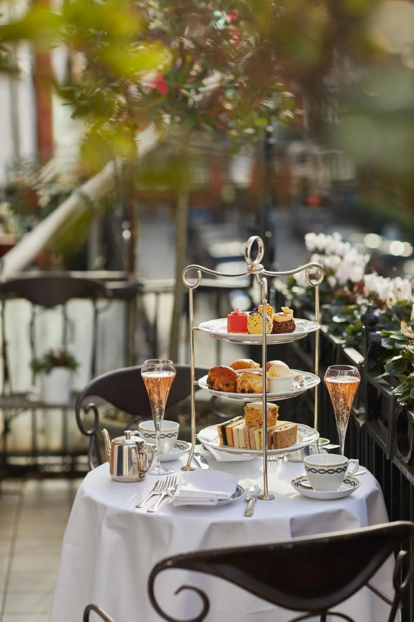 Photo of the whole room in Milestone Hotel Kensington