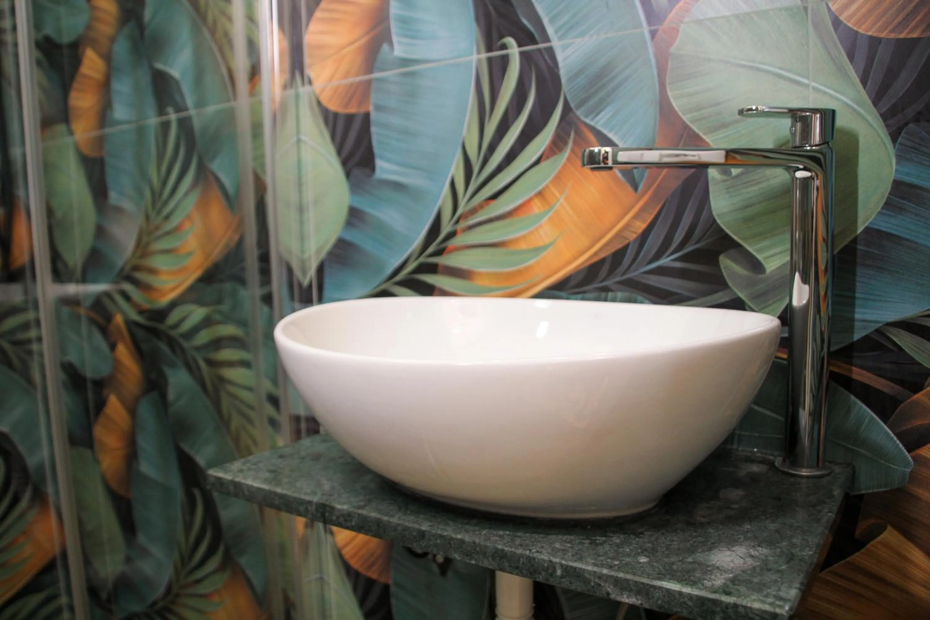 Bathroom in VPM ROOMS central train station