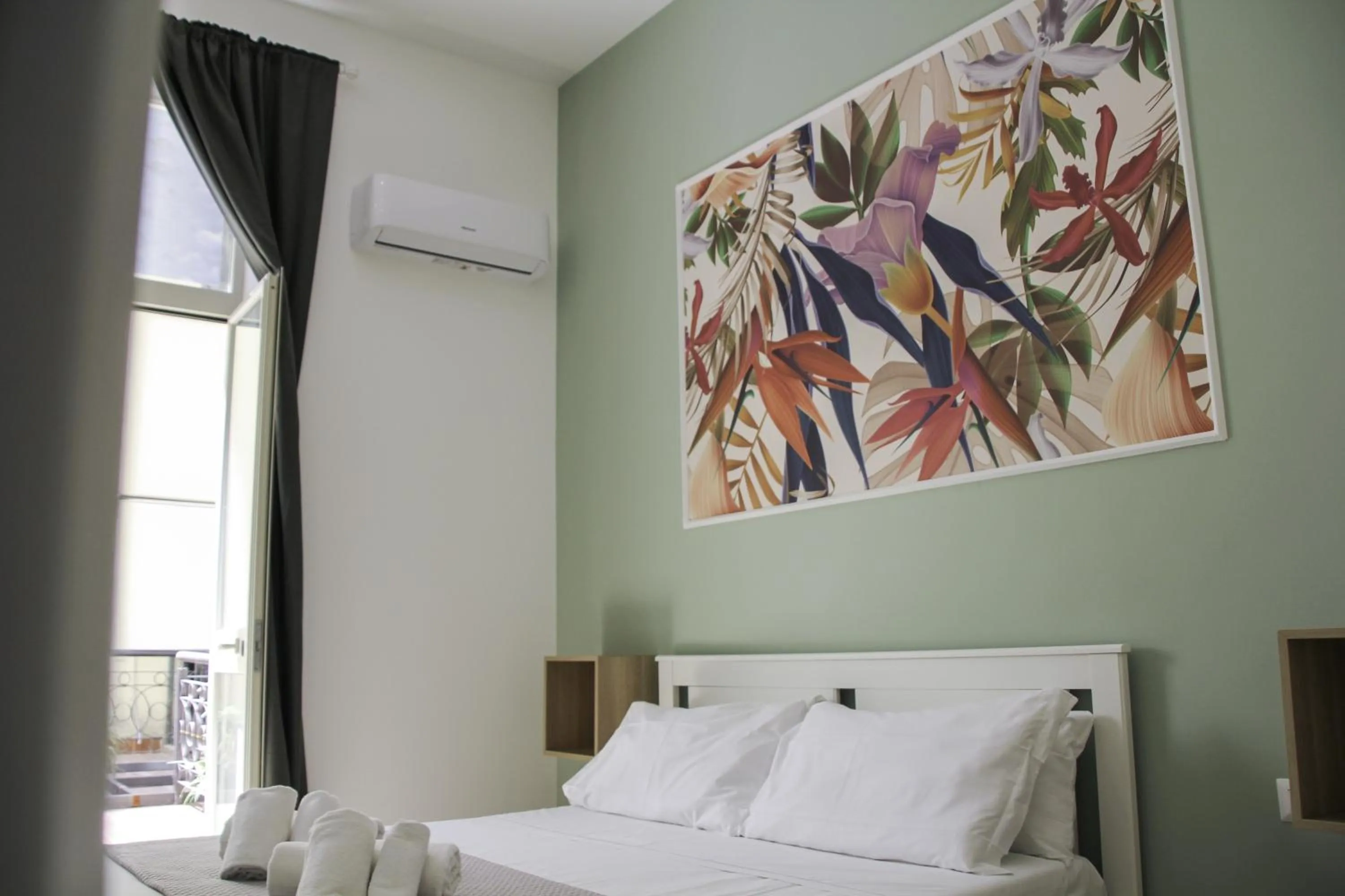 Bedroom, Bed in VPM ROOMS central train station