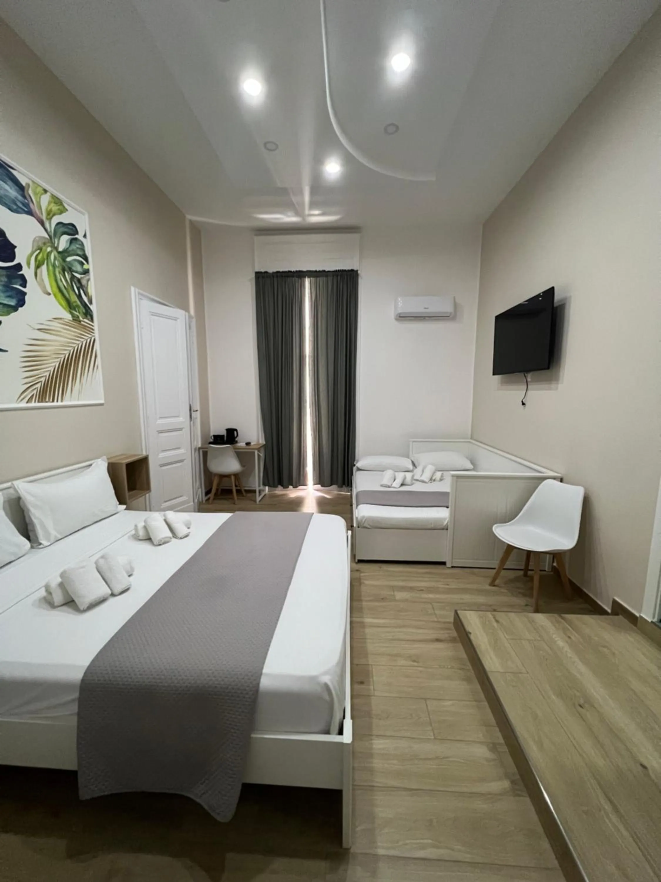 Bedroom, Bed in VPM ROOMS central train station