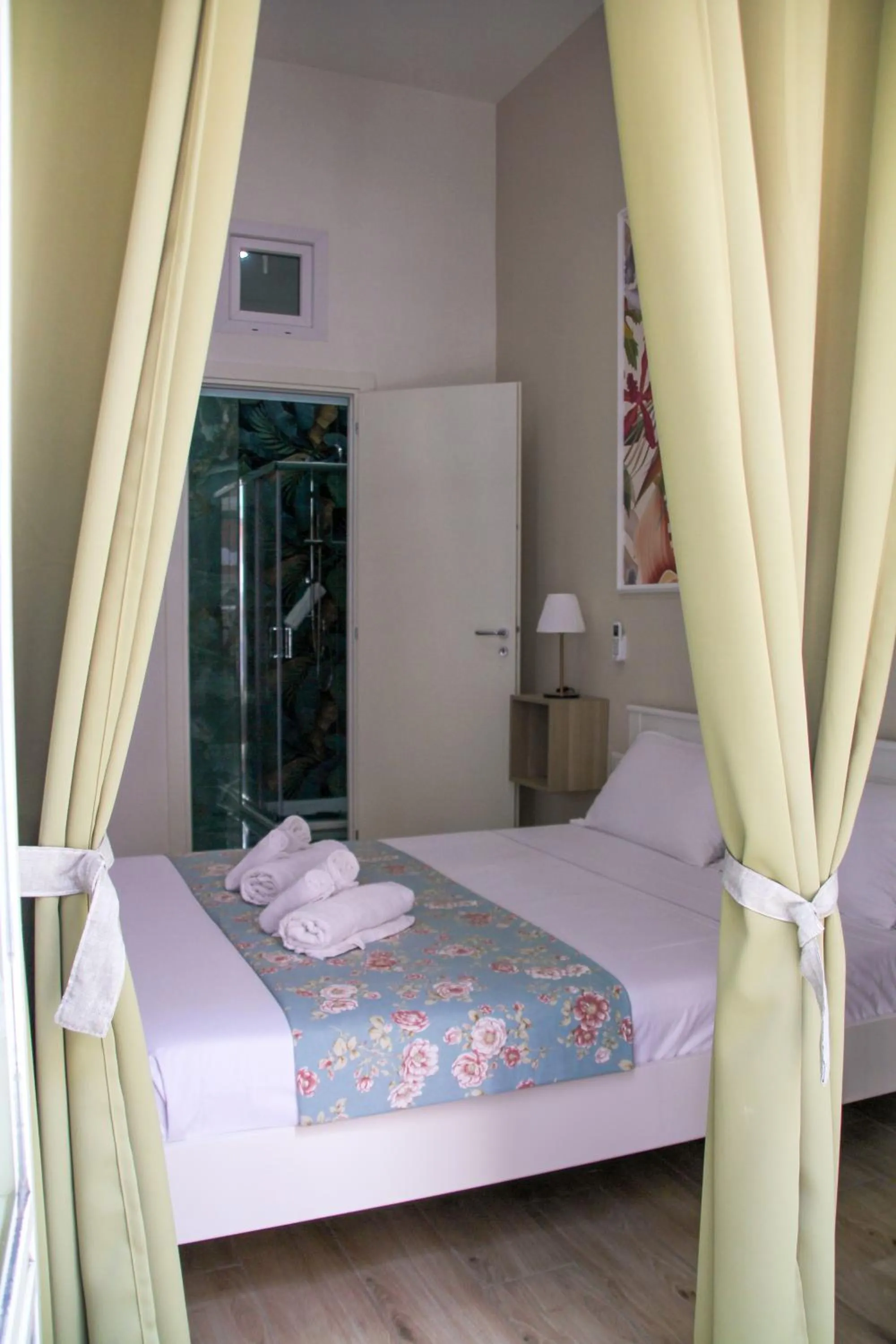 Bed in VPM ROOMS central train station