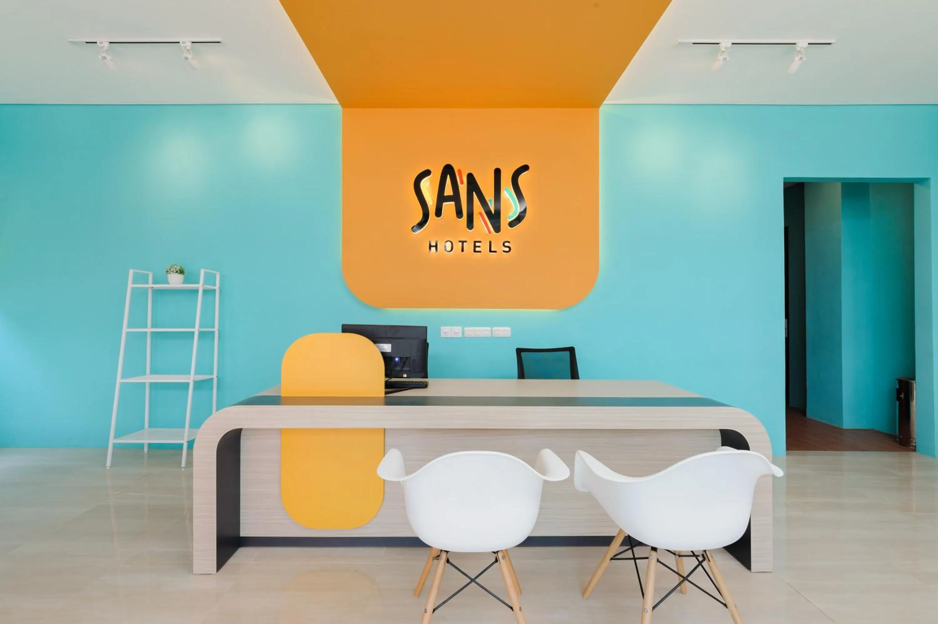 Lobby or reception in Sans Hotel Tajur Bogor
